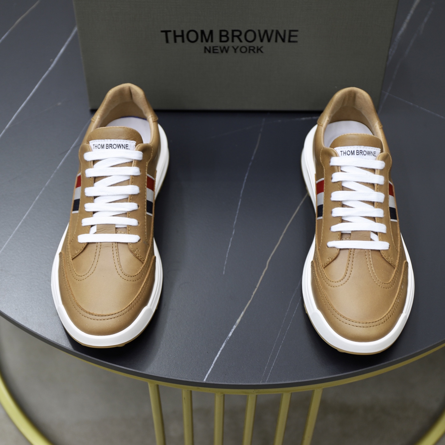 NO:347232,Thom Browne#Tom Brownie TB. Hot-selling high-end cowhide splicing Comfortable pig skin inner rubber wear-resistant large sole, three-dimensional and fashionable and versatile 38-45 (45 custom made without return or exchange), thom browne, cowhide19860909Thom Browne#汤姆.布朗尼TB.爆款热卖高档牛皮拼接 舒适猪皮内里 橡胶耐磨大底,立体感十足时尚百搭38-45（45订做不退换）,,thom browne,cowhide,Men's shoes