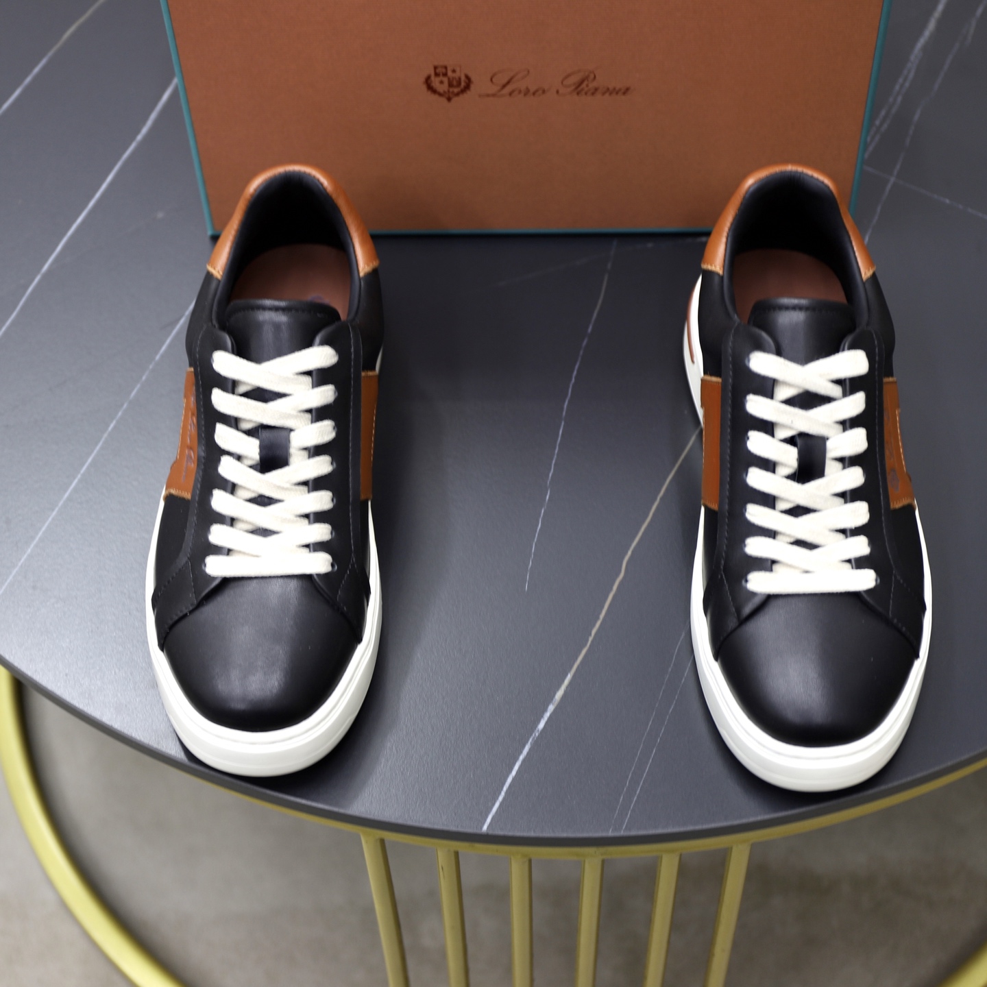 NO:347248,lp classic loafers, Italian treasure brand, the only brand that can match Hermes!  Only after wearing it will I know that I cannot let our feet down. The imported cowhide on the upper is matched with breathable flying fabric, water-dyed cowhide feet. Official original glass glue outsole and pendant. Exclusive original packaging (tag brand paper outer box handbag) number 38-44. Customized 45-46, hermes, loro piana, loafers, cowhide19860909lp经典乐福鞋,意大利宝藏品牌,唯一能和爱马仕匹配的品牌！穿了才知道不能辜负我们的双脚,鞋面进口头层牛皮搭配透气飞织面料,水染牛皮垫脚 官方原版玻璃胶大底、吊坠.独家原版包装（吊牌品牌纸外盒手提袋）码数38-44.可定做45-46,,hermes,loro piana,loafers,cowhide,Men's shoes