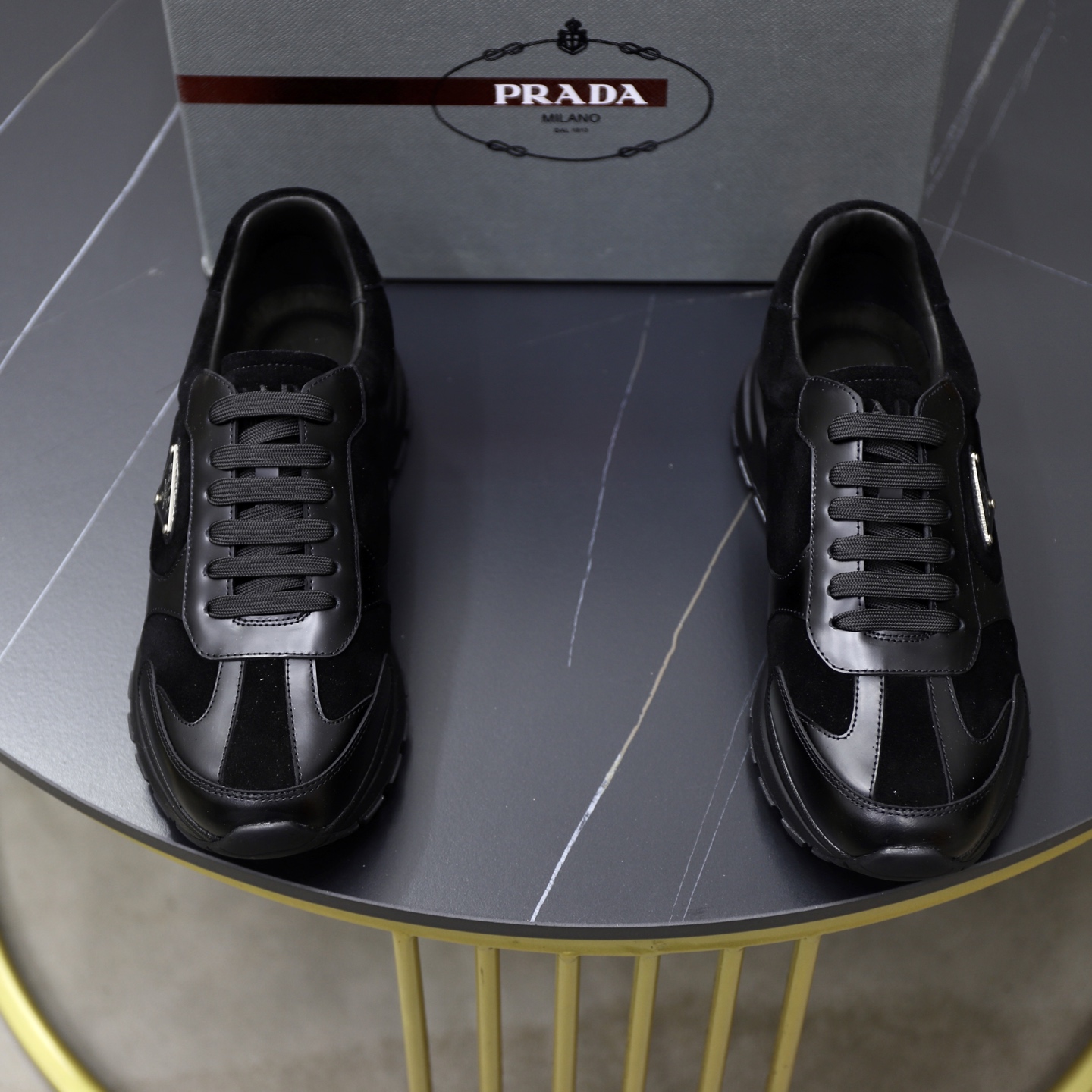 NO:348994,【Prada】Prada - High-end quality original single - Imported soft-faced calfskin spliced ​​breathable mesh, silk-print brand logo - Inner water-dyed cowhide inner lining - Outsole ultra-light TPU foamed·Q elastic molded sole - Ultra-high quality control·fine workmanship highlighted (high-end·noisse·grade) -Size 38-44 (45, custom made),,prada,prada,cowhide19860909【Prada】普拉达 -高端品质 原单 -鞋面进口软面小牛皮拼接透气网面、丝印品牌logo -内里水染牛皮内里 -大底超轻TPU发泡·Q弹成型大底 -超高品控·做工精细凸显(高端·贵气·档次) -Size 38-44（45,可订做),,prada,prada,cowhide,Men's shoes