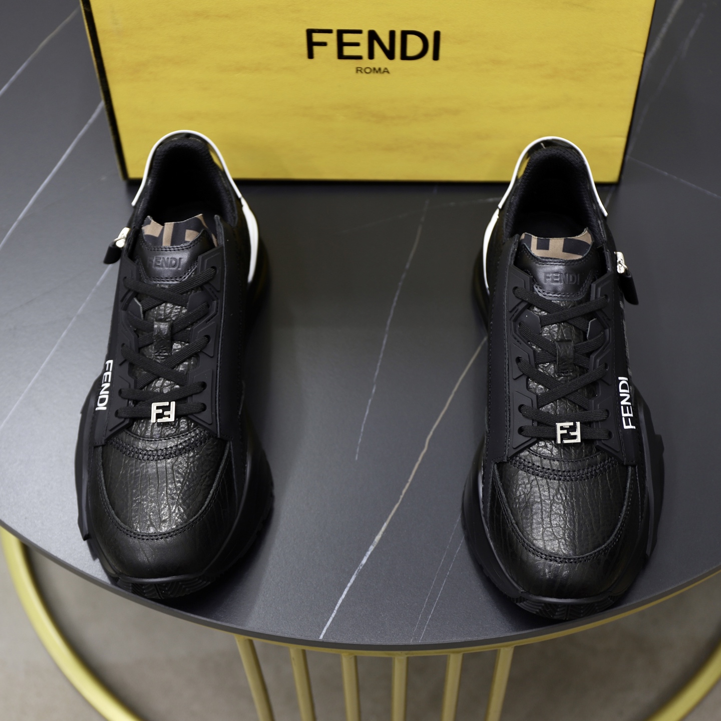 NO:355425,Brand FENDI Size 38-44 (45 customized) Grade original single quality High version Material Imported cowhide High quality comfortable inner Original lightweight and non-slip sole Style category: Travel Fashion casual shoes versatile trend, fendi, fendi, cowhide19860909品牌芬迪（FENDI） 尺码38-44（45定制） 等级原单品质 高版本 材料 进口牛皮 优质舒适内里 原版轻便防滑大底 款式类别: 旅游出行 时尚休闲鞋百搭潮流,,fendi,fendi,cowhide,Men's shoes