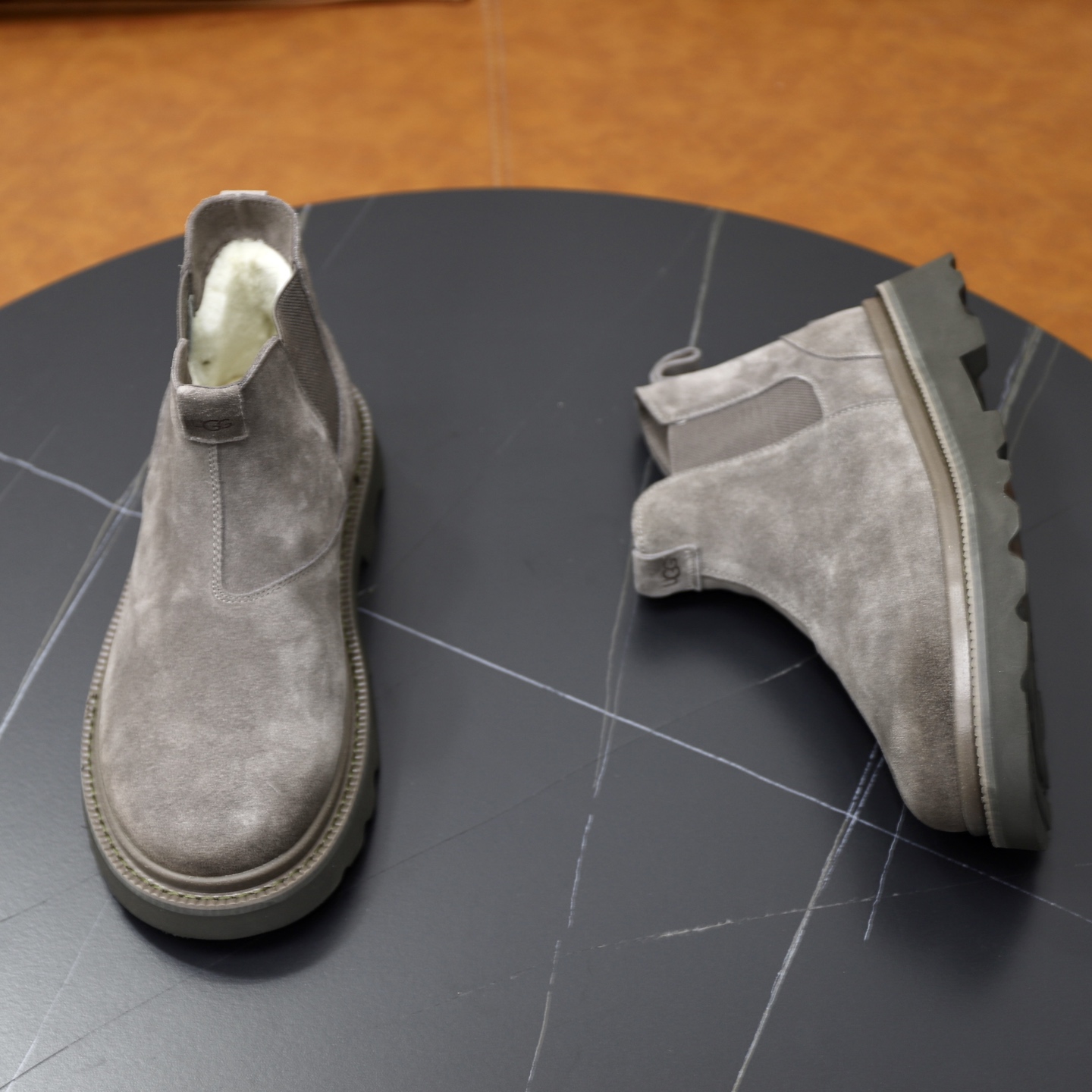 Ugg Men's Waterproof Leather Chelsea Boots with Wool Lining - Stylish & Warm 8 i1758471858949 5487 0 6