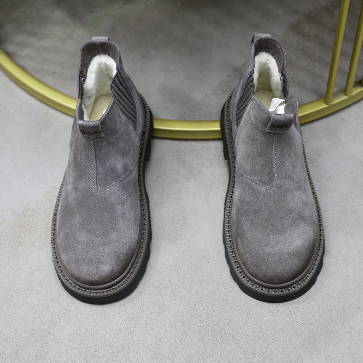 Ugg Men's Waterproof Leather Chelsea Boots with Wool Lining - Stylish & Warm 4 i1758471862197 8404 0 2