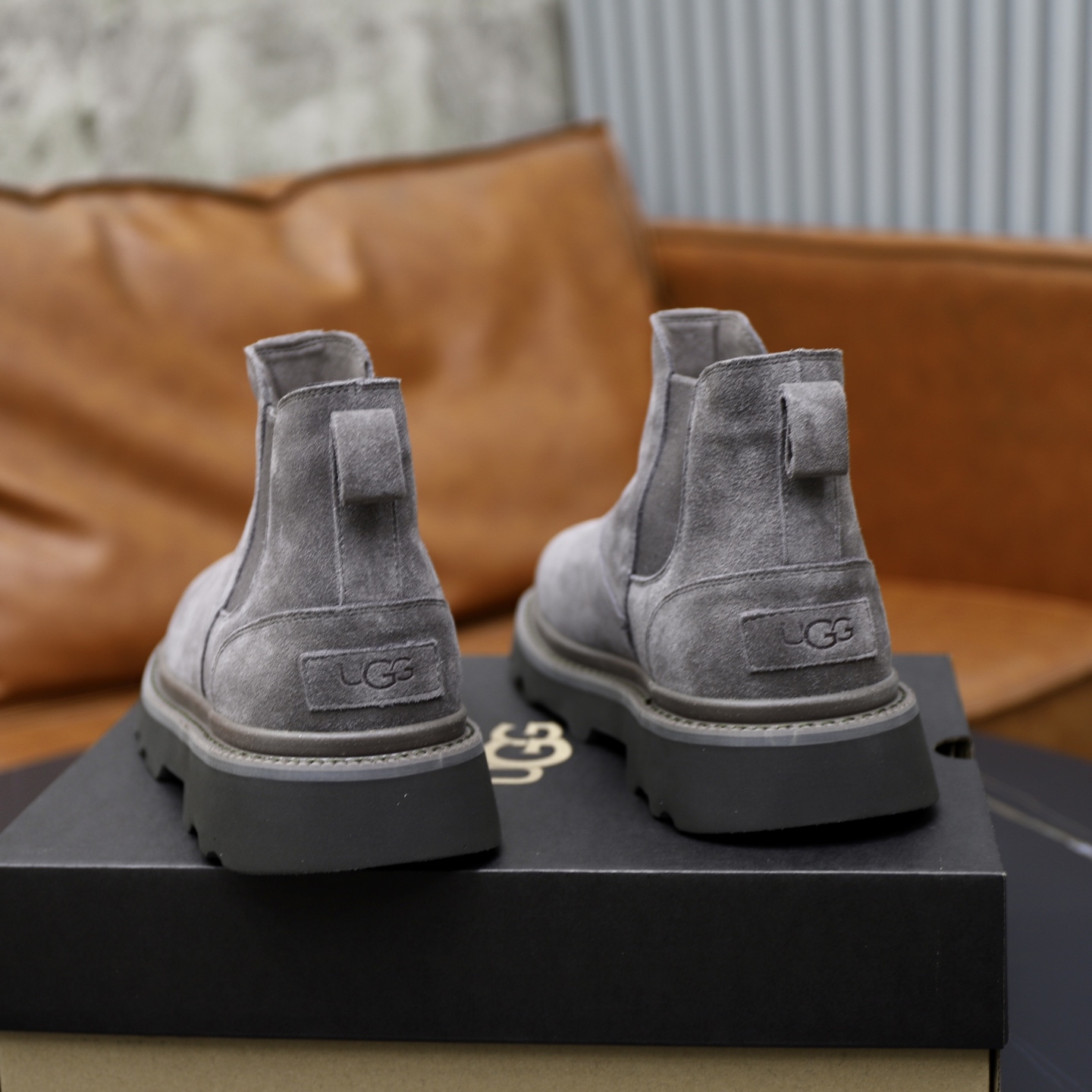 Ugg Men's Waterproof Leather Chelsea Boots with Wool Lining - Stylish & Warm 6 i1758471862451 2020 0 4