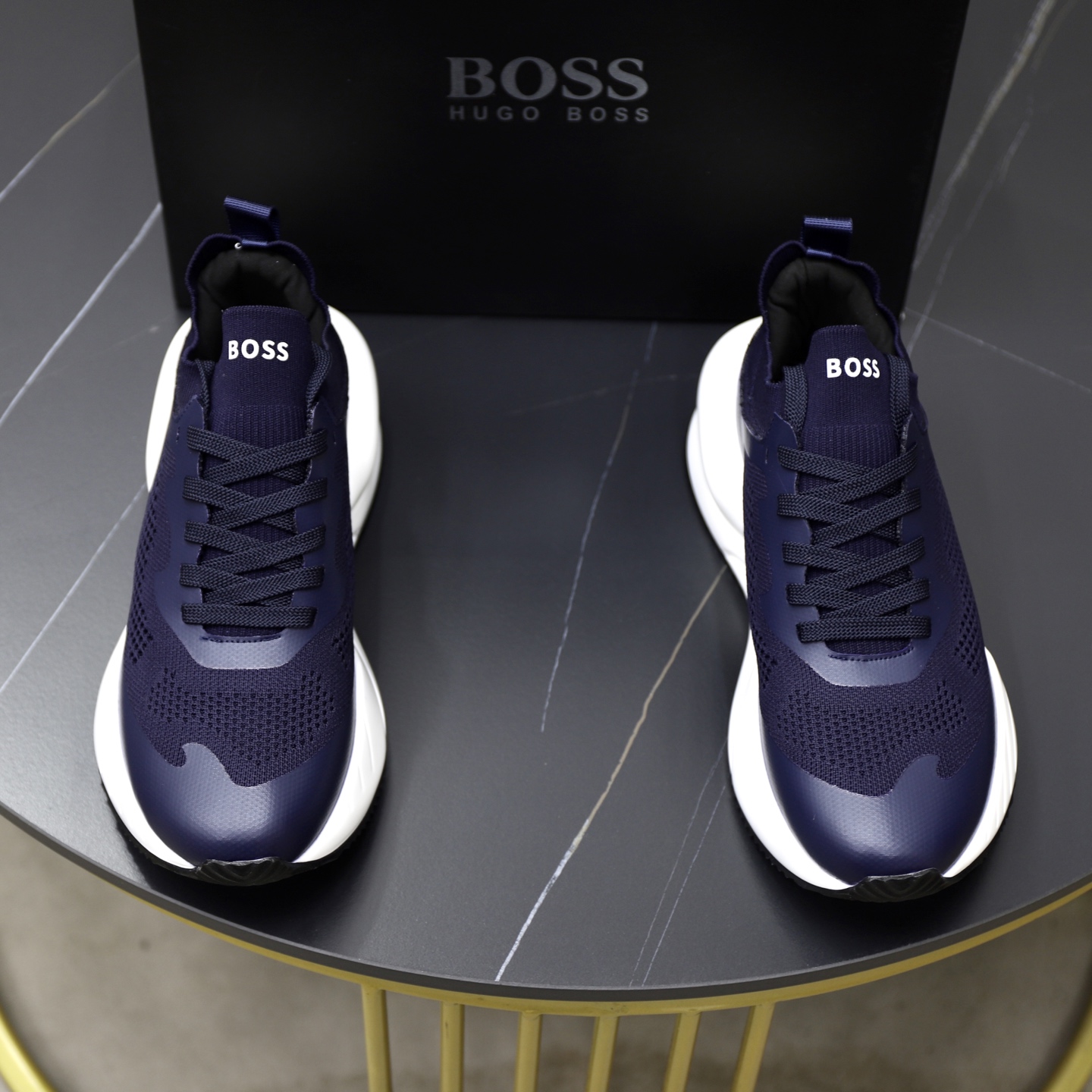 NO:532675,♂♂ Brand BOSS Standard Code 39-44 (customized by 45 and 46) Grade official website same model Material original cowhide material splicing Comfortable and breathable inner Lightweight wear-resistant sports sole Style category Men's fashion casual shoes Running Sports shoes Honorable luxury brand elements Top luxury Color real picture color, Sneakers, cowhide19860909♂♂♂ 品牌BOSS 标准码39-44（45、46订做） 等级官网同款 材料原厂牛皮材料拼接 舒适透气内里 轻便耐磨运动大底 款式类别男士时尚休闲鞋 跑步 运动鞋 尊贵奢侈品大牌元素 顶级奢华 颜色实物图片色,,sneakers,cowhide,Men's shoes
