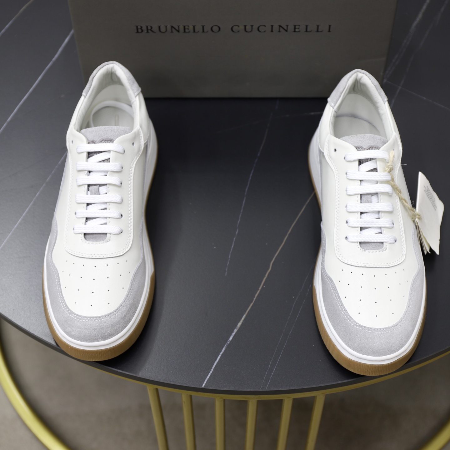 NO:557062,BC new product launch Brunello Cucinelli sports skate shoes | Cow suede upper is a modern interpretation of classic styles | The inner lining is white benzene dyed exclusively.19860909BC新品发售Brunello Cucinelli运动 滑板鞋｜牛反绒鞋面以现代方式诠释经典款式｜内里本白色苯染专用.｜透气不闷脚｜独家开模大底｜牛皮内里 Size39-44（38、45订做）,,brunello cucinelli,cowhide,Men's shoes