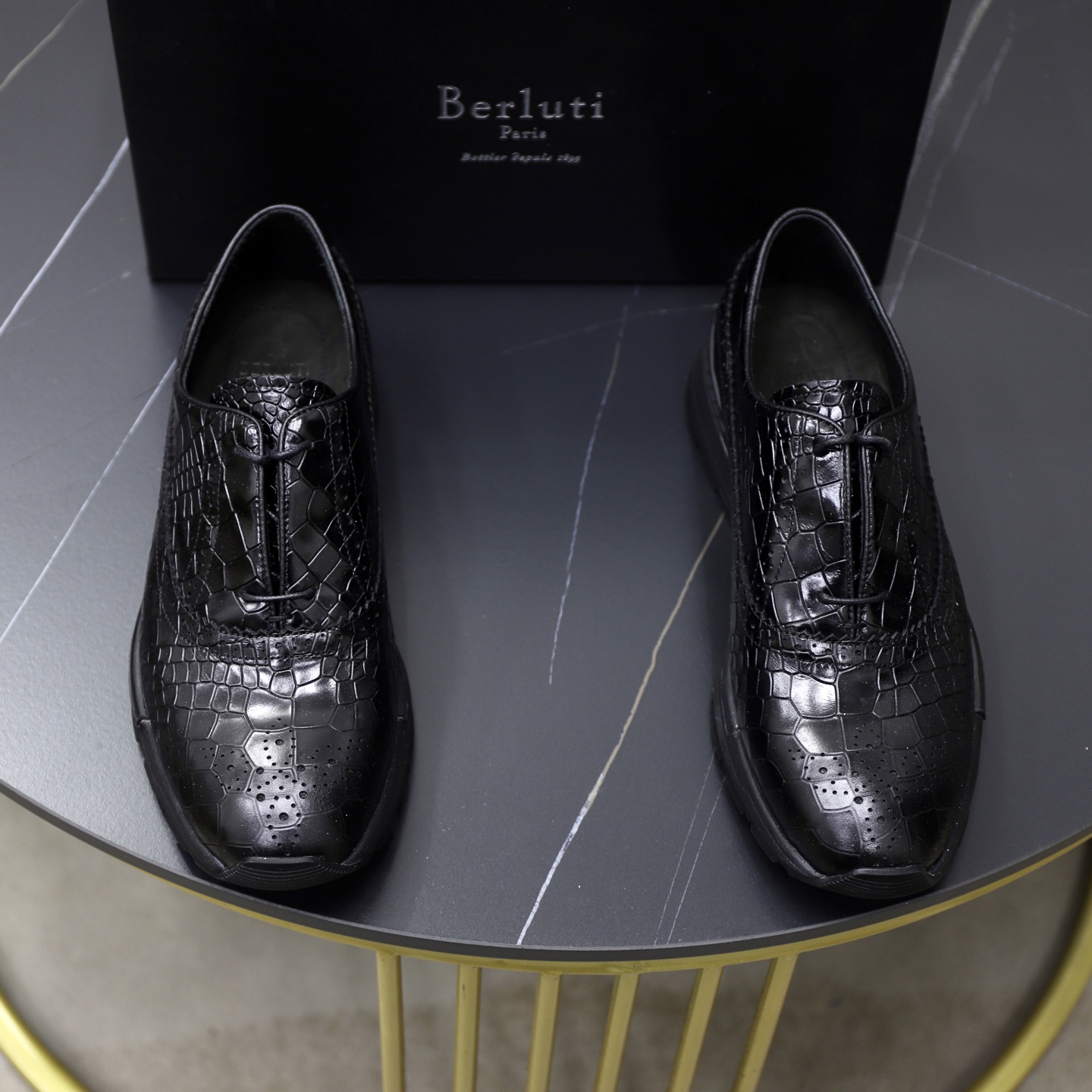 NO:557909,Berlut* men's high-end casual shoes, the latest officially released catwalk model. Imported cowhide material. High-frequency air pressure pattern on the side. Imported calfskin lining. Pure rubber light sole. Lightweight and comfortable. Berlut* badge and logo printing capture visual highlights, three-dimensional embossed Scritto pattern. High-frequency air pressure badge pattern, showing an extraordinary attitude!  Size39-45 (45 customized),,cowhide19860909Berlut* 布鲁提 男士高端休闲鞋,官方最新发布走秀新款 进口牛皮材质 侧面图案高周波空压 内里进口小牛皮 纯橡胶轻底 轻便舒适 .Berlut* 徽章和logo印花俘获视觉亮点,立体感浮雕 Scritto 图纹.高周波空压徽章图纹,彰显不凡态度！ Size39-45（45定做）,,cowhide,Men's shoes