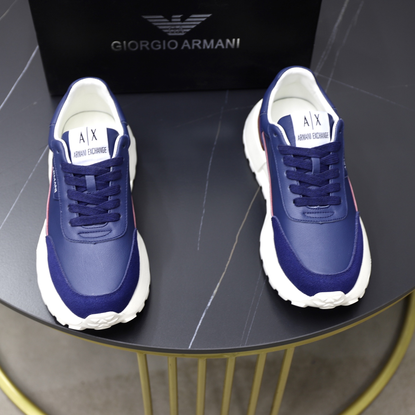 NO:557916,♂♂♂ Brand Armani ARM NI Standard code 38-44 (45 customized) The same grade as the official website. Material: Original frosted cowhide stitching upper. Comfortable and breathable cowhide lining. Lightweight and wear-resistant outsole. Style category: men's fashion casual shoes, running, sports shoes, distinguished luxury brand elements, top luxury, color, actual picture color, armani, sneakers, cowhide19860909♂♂♂ 品牌阿玛尼ARM NI 标准码38-44（45定制） 等级官网同款 材料原版磨砂牛皮拼接鞋面 舒适透气牛皮内里 轻便耐磨大底 款式类别男士时尚休闲鞋 跑步 运动鞋 尊贵奢侈品大牌元素 顶级奢华 颜色实物图片色,,armani,sneakers,cowhide,Men's shoes