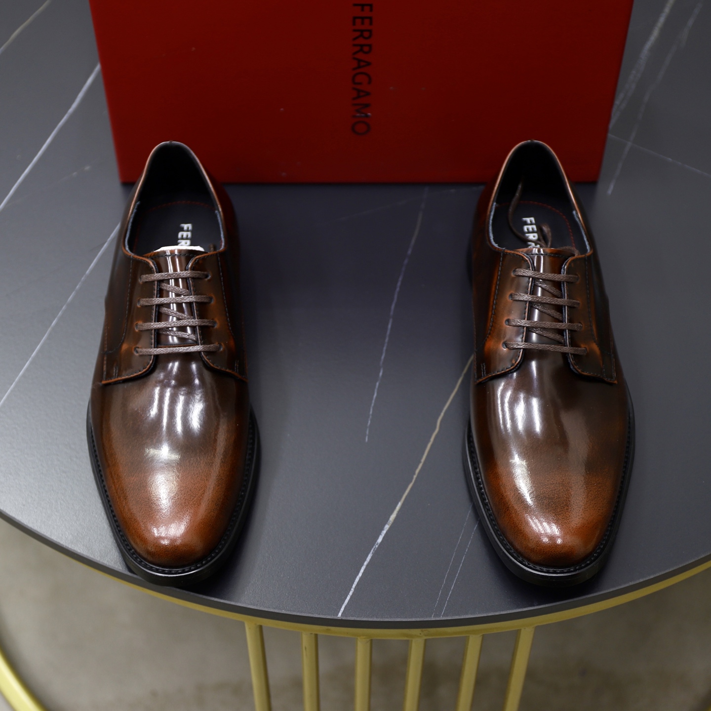 NO:558211,:♂♂♂Niuli Brand Ferragamo Size 38-44 (45 can be customized) Level Counter classic material Original soft cowhide upper Comfortable cowhide lining Original lightweight outsole Style Category Business casual footwear Driving leather shoes Color Actual picture color,,ferragamo,cowhide19860909:♂♂♂牛里 品牌菲拉格慕 尺码38-44（45可定制） 等级 专柜经典款 材料 原版软牛皮鞋面 舒适牛皮内里 原版轻便大底 款式类别商务休闲套脚 驾车皮鞋 颜色实物图片色,,ferragamo,cowhide,Men's shoes