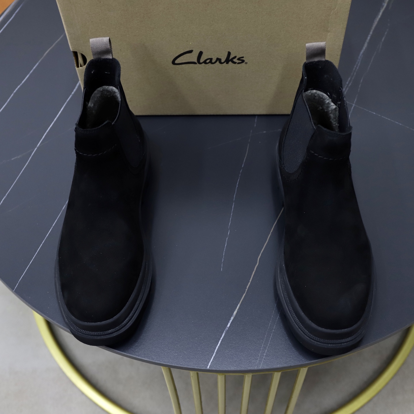 NO:604525,Pili. Velvet. Qile. Autumn and winter men's combat boots, equipped with thick outsole, minimalist design exudes modern charm. Imported leather, good texture, leather lining. Warm fur. size39-44 (38.45. Customized),,boots19860909皮里.绒毛里 奇乐.秋冬男士战靴,配有厚大底,极简主义设计散发充满现代感的迷人魅力.进口皮面,质感好,皮内里.保暖毛里. size39-44（38.45.定制）,,boots,Men's shoes