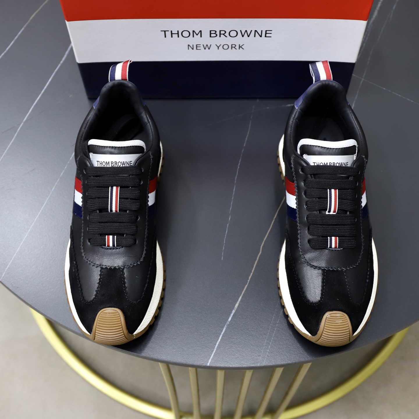 NO:605050,Thom Browne#Tom.Brownie TB. Hot selling high-end cowhide stitching, comfortable sheepskin lining, rubber wear-resistant outsole, full of three-dimensional sense, fashionable and versatile 38-45 (45 customized, non-returnable),,thom browne,cowhide,sheepskin19860909Thom Browne#汤姆.布朗尼TB.爆款热卖高档牛皮拼接 舒适羊皮内里 橡胶耐磨大底,立体感十足时尚百搭38-45（45订做不退换）,,thom browne,cowhide,sheepskin,Men's shoes