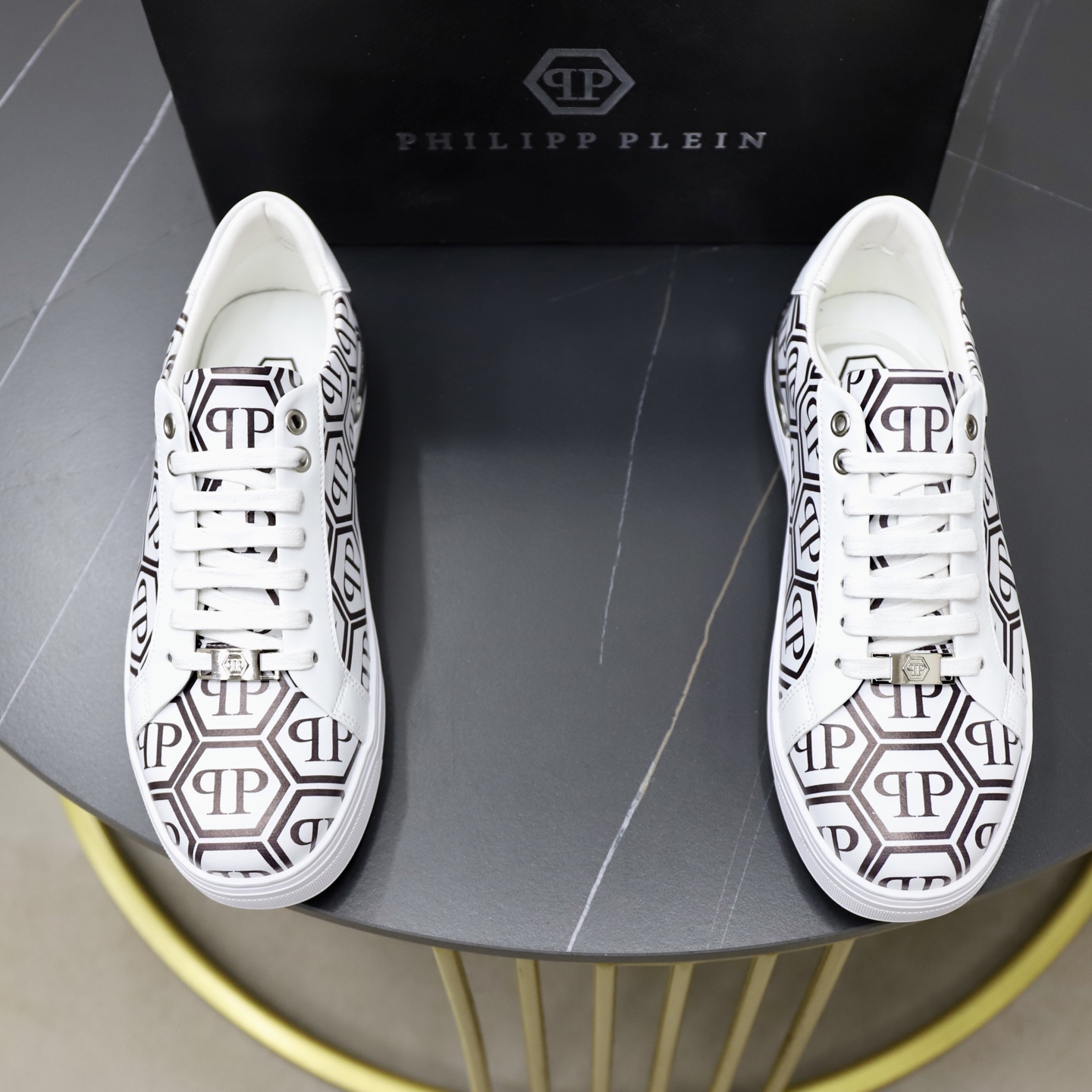NO:620251,PHILIPP PLEIN-Philip Plein Size 38-44 (customized for 45) Plein men's shoes, if you want good quality products, check it out. The counter has what I like, from the leather to the details, it is a high-quality product!  Please feel the quality of German handmade products with your heart!  Luxury and nobility are a must. They are all made of imported original materials and special hardware decoration, just to create a more comfortable wearing experience. Sheepskin lining, original rubber outsole is a must-have for handsome men, you deserve it!  ,,PHILIPP PLEIN,sheepskin19860909PHILIPP PLEIN-菲利普普来因Size38-44（45定制）普来因男鞋要好货的看过来,专柜啥样我啥样,从皮料到细节,堪称精品！请用心感受德国纯手工制造的品质！奢华尊贵那是必须的,全部采用进口原版材质 专用五金装饰,只为打造更为舒适的穿着体验,羊皮内里,原版橡胶大底型男必备,你值得拥有！,,PHILIPP PLEIN,sheepskin,Men's shoes