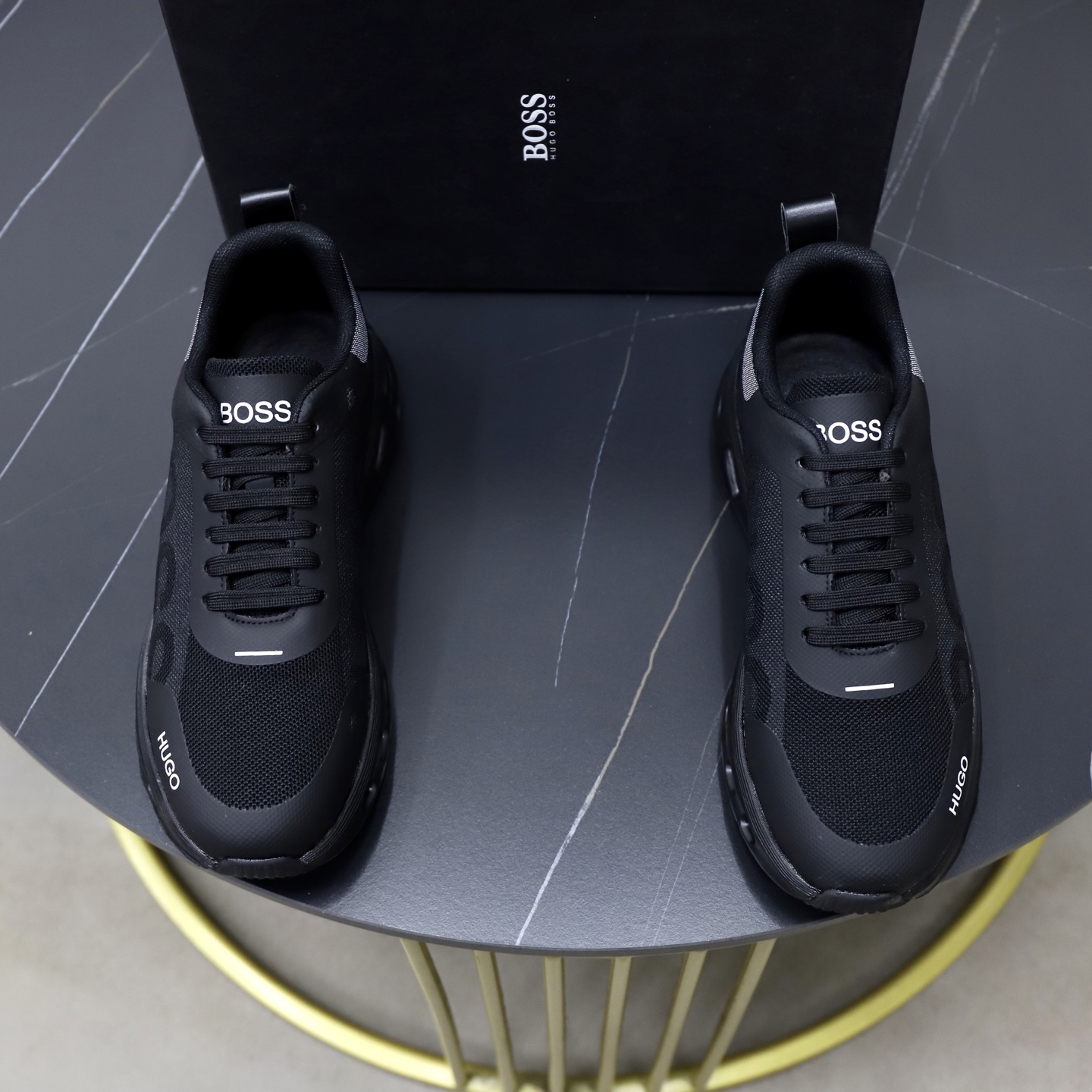 NO:620801,[BOSS] -Branded cloth stitching leather upper -Comfortable and breathable lining -Original light, soft and wear-resistant outsole -Ultra-high quality control and fine workmanship (high-end, luxury and class) -Size 39-44 (45 can be customized),19860909【BOSS】 -鞋面品牌布匹拼接皮料 -内里舒适透气 -大底原版轻便柔软耐磨大底 -超高品控·做工精细凸显(高端·贵气·档次) -Size 39-44（45可订做),,Men's shoes