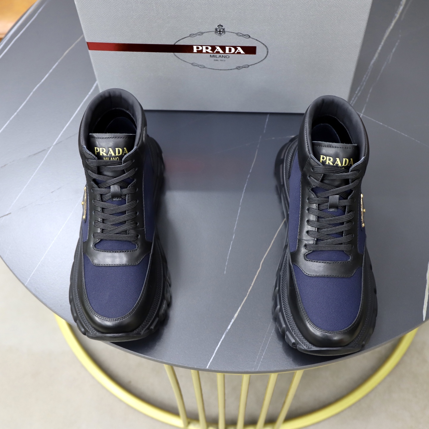 NO:664153,Prada top handicrafts, Prada counter synchronization, high-top boots are originally equipped with Italian imported cowhide patchwork fabric, imported cowhide lining, breathable and comfortable, the soles are specially provided by the original factory, the original factory follows the order, high quality, welcome to compare, code number 38-44 (customized 45 46),, prada, prada, boots, cowhide19860909Prada 顶级工艺品,普拉达 专柜同步,靴子高帮原厂配置意大利进口牛皮拼布面料,进口牛皮内里垫,透气舒适,鞋底原厂特供原版底,原厂跟单货 高品质 欢迎对比,码数 38-44（订做 45 46）,,prada,prada,boots,cowhide,Men's shoes