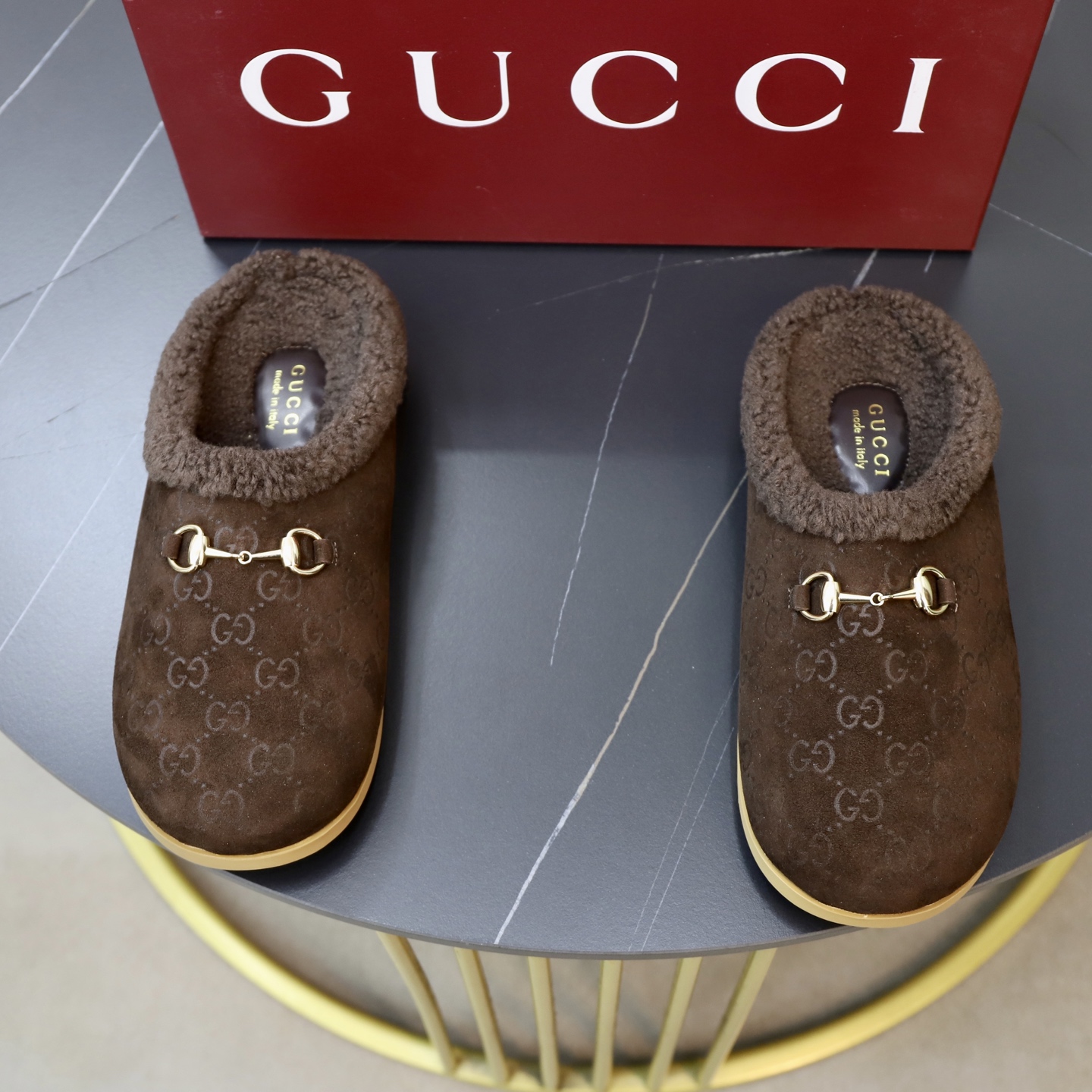 NO:664673,[gucci] Couple model Gucci 25ss new Gucci autumn and winter series GG horsebit slippers mule shoes presbyopic toe simple half drag Jindian presbyopic PU heightening water table ultra-lightweight original custom frosted cowhide on the upper velvet lining original printed non-slip outsole Size35-45,,gucci,gucci,slippers,cowhide19860909【gucci】情侣款古驰25ss新款古奇秋冬系列 GG马衔扣拖鞋穆勒鞋 老花包头简约半拖 金典老花 PU增高水台 超轻量化 鞋面原版定制磨砂牛皮 内里绒毛里 原版印花防滑大底 Size35-45,,gucci,gucci,slippers,cowhide,Men's shoes