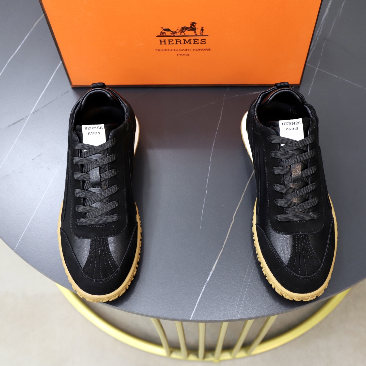 NO:665103,[HERMES] Hermès - high-end quality original casual sports shoes - upper Nappa calfskin, suede calfskin, shoe body, sewn brand 'H' totem, tongue, brand logo cloth label, heel. Brand webbing - Thickened sheepskin lining inside - Outsole is ultra-light TPR·rubber leather combined two-color outsole -Super high quality control·Fine workmanship highlights (high-end·luxury·grade) -Size  39-45,,hermes,hermes,sneakers,cowhide,sheepskin19860909【 HERMES】爱马仕 -高端品质 原单·休闲运动鞋 -鞋面纳帕小牛皮、反绒小牛皮、鞋身,车缝品牌‘H’图腾、鞋舌.品牌logo布标、后跟.品牌织带 -内里加厚羊皮内里 -大底超轻TPR·橡胶真皮组合成型双色大底 -超高品控·做工精细凸显(高端·贵气·档次) -Size 39-45,,hermes,hermes,sneakers,cowhide,sheepskin,Men's shoes