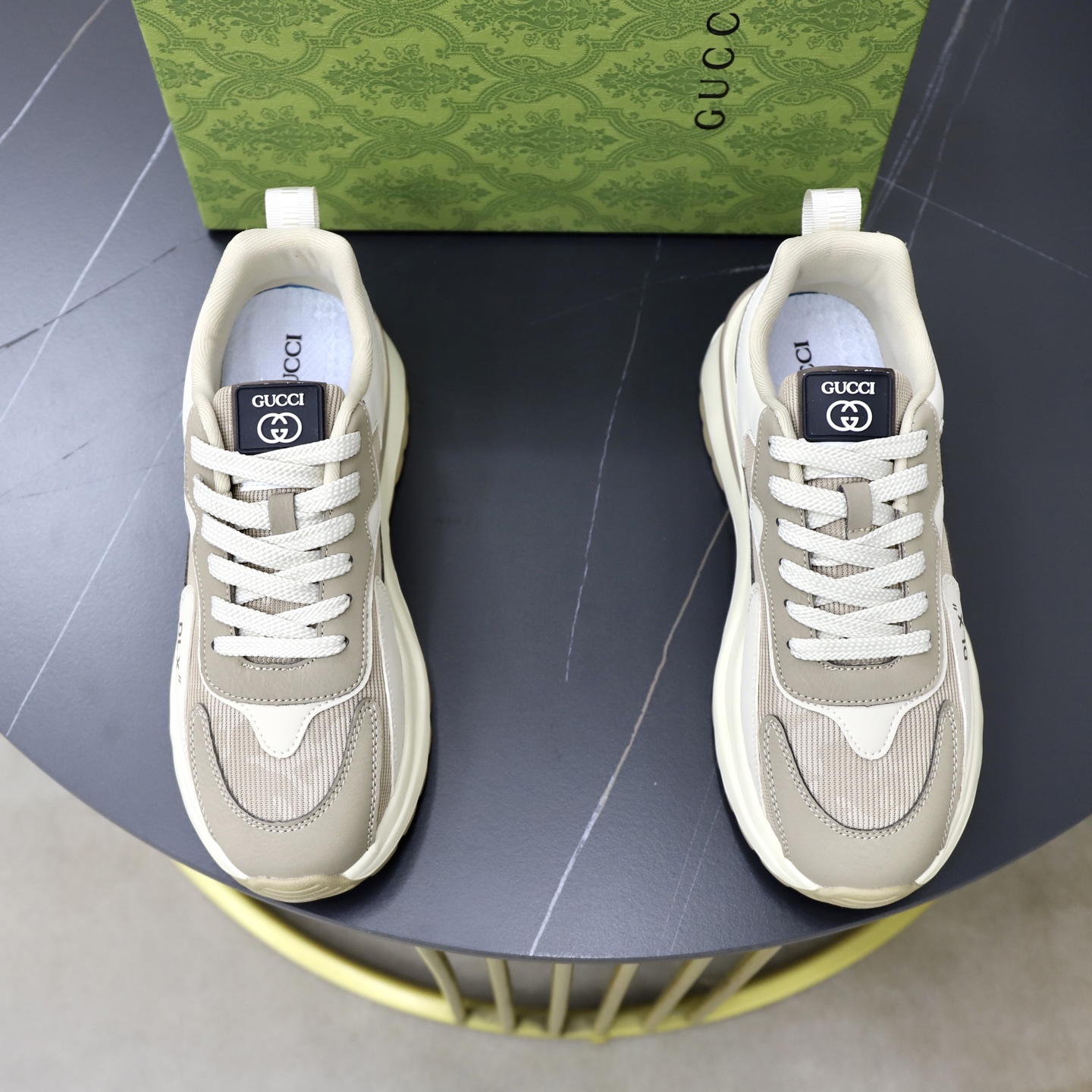 NO:756442,♂♂♂ Brand GUCCI Standard code 38-44 (45 customized) The same grade as the official website. Materials: original leather splicing. Comfortable and breathable lining. Original wear-resistant outsole. Style categories: men's fashionable casual shoes, running sneakers, noble luxury brand elements, top luxury, color, actual picture color, gucci, sneakers19860909♂♂♂ 品牌古奇GUCCI 标准码38-44（45订做） 等级官网同款 材料原厂皮料拼接 舒适透气内里 原厂耐磨大底 款式类别男士时尚休闲鞋 跑步 运动鞋 尊贵奢侈品大牌元素 顶级奢华 颜色实物图片色,,gucci,sneakers,Men's shoes