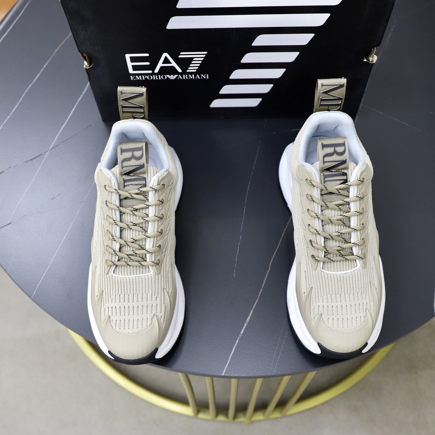 NO:756448,♂♂♂ Brand Armani ARM NI Standard code 39-45 Level same as the official website Material original fabric Comfortable lining Lightweight wear-resistant outsole Style category Men's fashionable casual shoes Running sneakers Distinguished luxury brand elements Top luxury Color actual picture color, armani, sneakers19860909♂♂♂ 品牌阿玛尼ARM NI 标准码39-45 等级官网同款 材料原版面料 舒适内里 轻便耐磨大底 款式类别男士时尚休闲鞋 跑步 运动鞋 尊贵奢侈品大牌元素 顶级奢华 颜色实物图片色,,armani,sneakers,Men's shoes