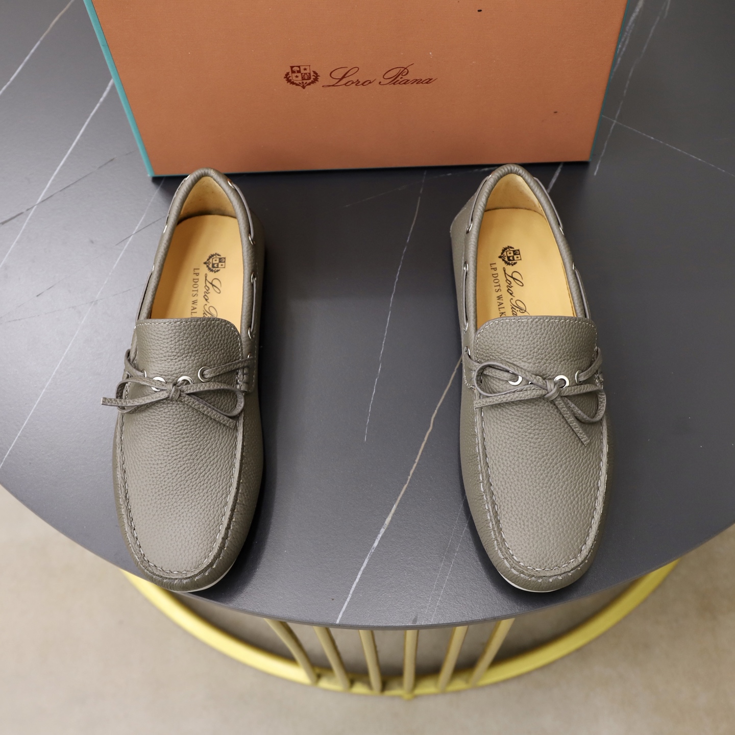 NO:778099,, LP high-quality men's footwear, first-layer cowhide, water-dyed cowhide lining, calfskin movable feet!  Rubber anti-slip bean design outsole!  Check out the detailed pictures for quality!  Positive code 38-45!  ,,loro piana,cowhide19860909, LP 高品质男士套脚款 头层牛皮 内里水染牛里,小牛皮活动垫脚！橡胶防滑豆豆设计大底！品质细看细节图！正码38-45！,,loro piana,cowhide,Men's shoes