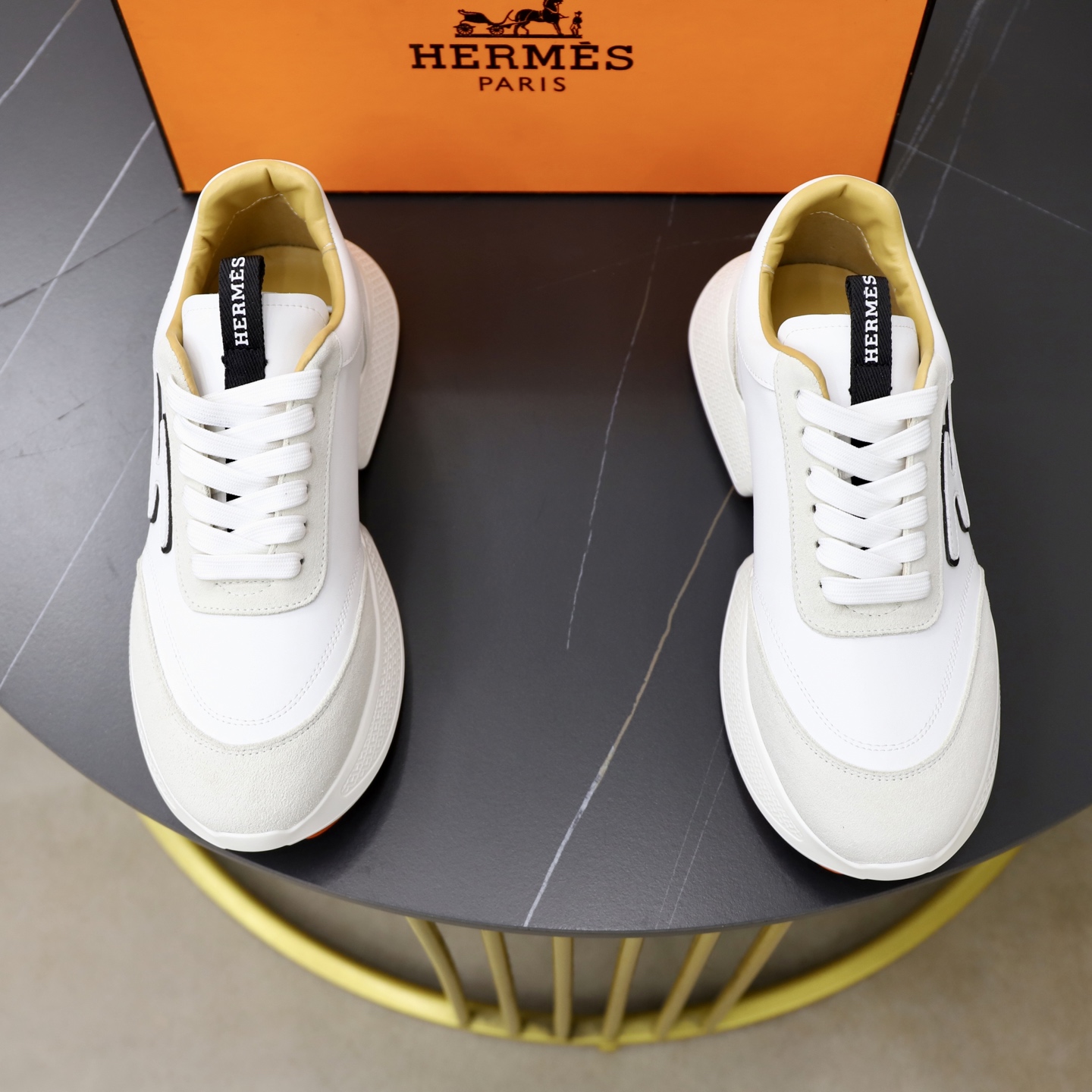NO:778111,(Hermè* Hermès) The latest official high-end men's sports and casual shoes, imported original fly-knit breathable cotton fabric, comfortable on the feet, full of three-dimensional sense, and a bright feeling. The inner insoles are all imported lambskin, soft and comfortable on the feet. TPU outsole and EVA shock-absorbing sheet in the midsole!  Size38-44 (45 customized),,hermes,hermes,sheepskin19860909（Hermè*爱马仕）官方最新高端男士运动休闲鞋,进口原版飞织透气棉面料,脚感舒适,立体感十足 有眼前一亮的感觉 内里鞋垫均进口小羊皮,脚感柔软舒适 TPU大底 中底有加EVA减震片！ Size38-44（45订做）,,hermes,hermes,sheepskin,Men's shoes