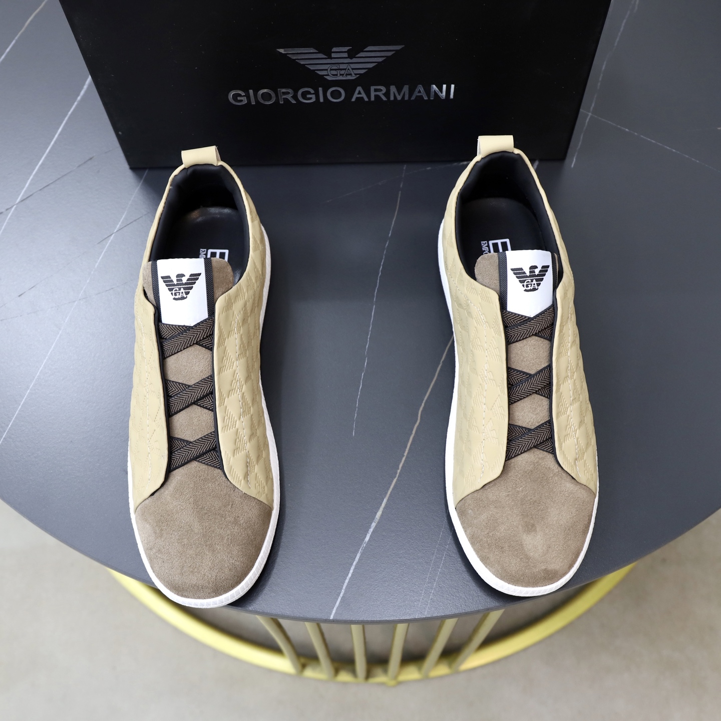 NO:778502,♂♂♂ Brand Armani Standard code 38-44 (customized at 45) The same grade as the official website Material original material splicing Comfortable and breathable sheepskin lining Lightweight and wear-resistant sports outsole Style category Men's fashionable casual shoes Running sneakers Distinguished luxury brand elements Top luxury Colors Actual picture color, armani, sneakers, sheepskin19860909♂♂♂ 品牌阿玛尼 标准码38-44（45订做） 等级官网同款 材料原版材料拼接 舒适透气羊皮内里 轻便耐磨运动大底 款式类别男士时尚休闲鞋 跑步 运动鞋 尊贵奢侈品大牌元素 顶级奢华 颜色实物图片色,,armani,sneakers,sheepskin,Men's shoes