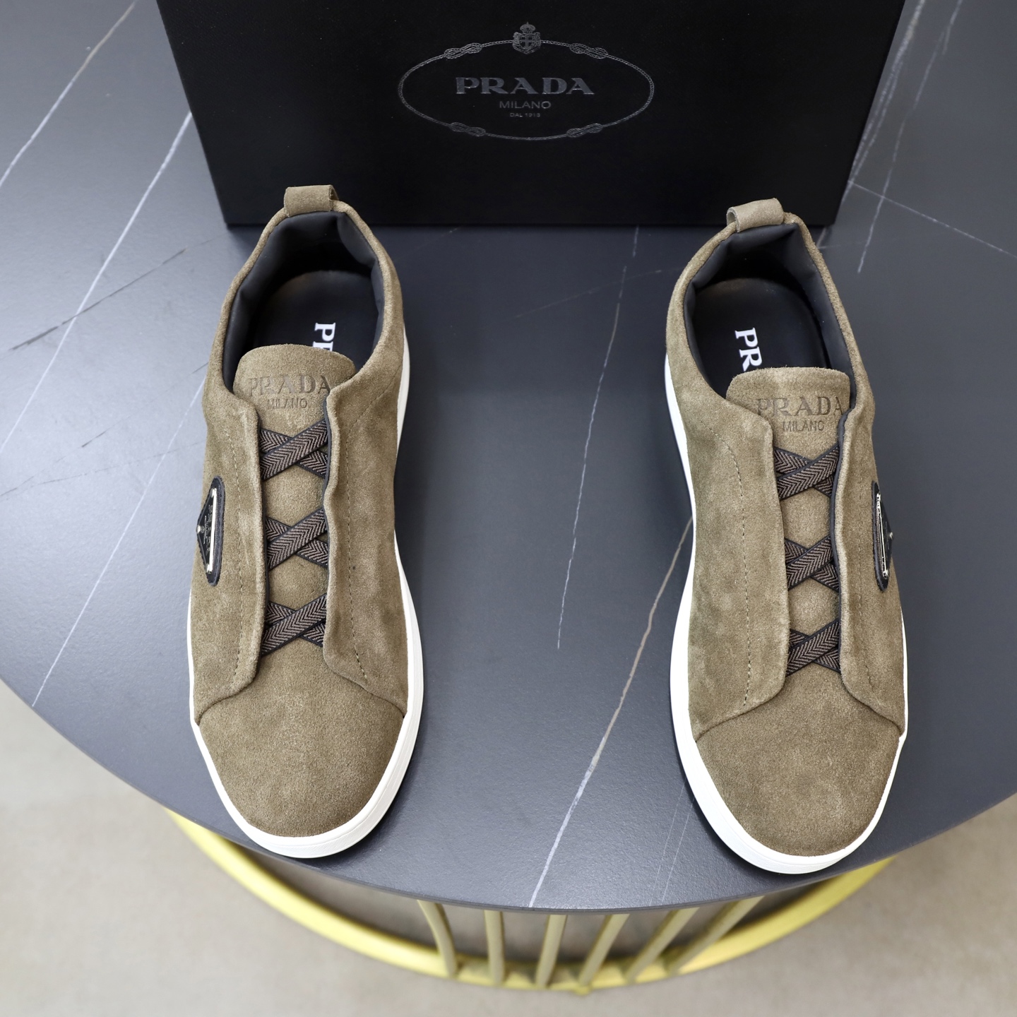 NO:778510,♂♂♂ Brand PRADA Standard code 38-44 (45 customized) The same grade as the official website. Original material splicing. Comfortable and breathable sheepskin lining. Lightweight and wear-resistant sports outsole. Style categories: men's fashionable casual shoes, running sneakers, noble luxury brand elements, top luxury, color, actual picture color, prada, prada, sneakers, sheepskin19860909♂♂♂ 品牌普拉达PRADA 标准码38-44（45订做） 等级官网同款 材料原版材料拼接 舒适透气羊皮内里 轻便耐磨运动大底 款式类别男士时尚休闲鞋 跑步 运动鞋 尊贵奢侈品大牌元素 顶级奢华 颜色实物图片色,,prada,prada,sneakers,sheepskin,Men's shoes