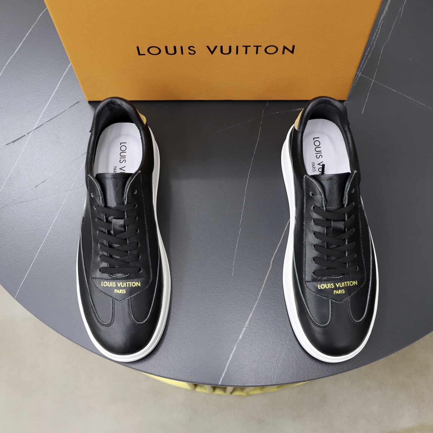 NO:779239,♂♂♂ Brand [LOUIS VUITTON] LV. Louis Vuitton Material Original factory cowhide surface Original plate outsole Comfortable pigskin lining Style type casual sports sneakers Level counter quality Top original order Color actual picture color Code number 38–44 (45 customized),, louis vuitton, louis vuitton, louis vuitton, cowhide19860909♂♂♂ 品牌【LOUIS VUITTON】LV.路易威登 材质 原工厂牛皮面 原板大底 舒适猪皮内里 款式类型休闲运动 板鞋 等级专柜品质 顶级原单 颜色实物图片色 码数38–44（45定制）,,louis vuitton,louis vuitton,louis vuitton,cowhide,Men's shoes