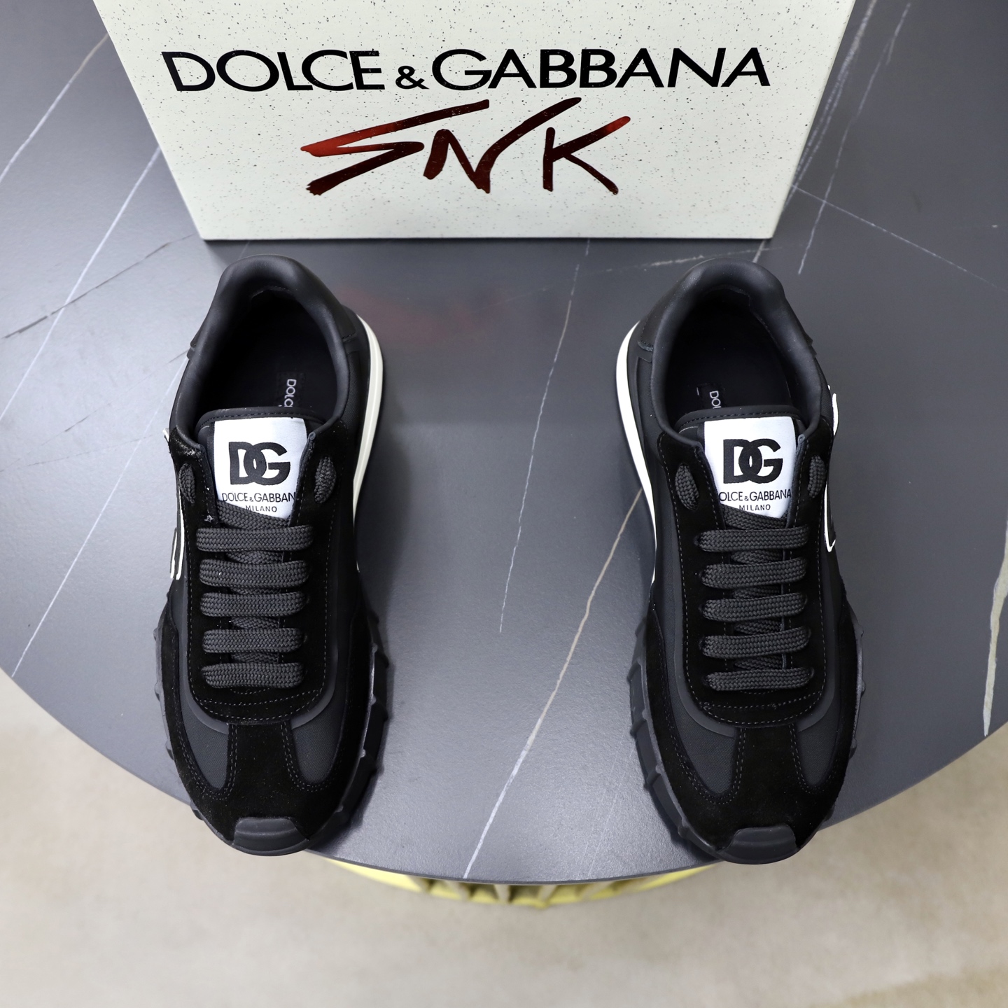 NO:779250,DG high-end boutique casual sports shoes!  The contrasting color design is eye-catching, fashionable and versatile, and can add luster to various looks. The exquisite design with unique dynamic vitality and modern atmosphere shows a modern and elegant style. Size38-44 (45 customized),,sneakers19860909DG高端精品休闲运动鞋！撞色设计吸引眼球,时尚百搭,可为各式造型增光添彩.塑造独具动感活力与摩登气息的精致设计尽显现代优雅格调. Size38-44（45定做）,,sneakers,Men's shoes