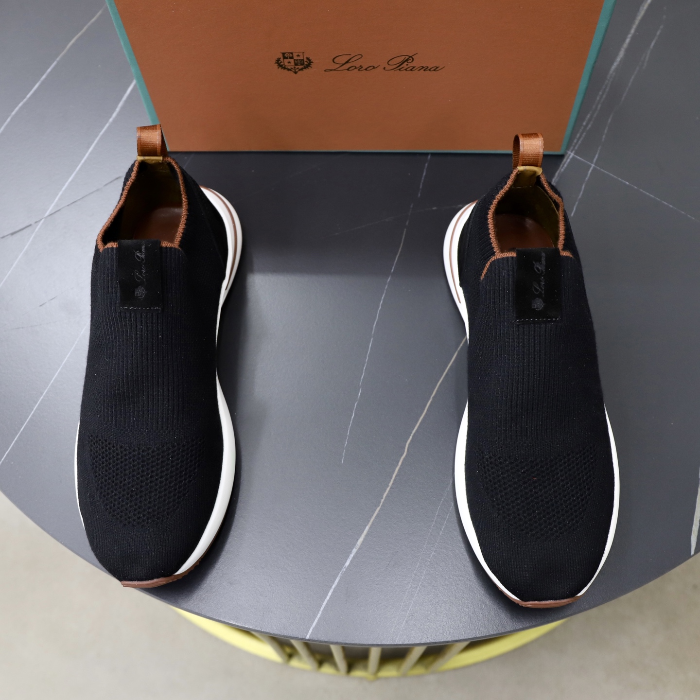NO:779421,Loropiana LP men's shoes size; 38-44 '45.46 customization' original knitted fabric. It is really easy to wear, lazy, loose, casual, perfect comfort, and there are many color choices, and they all look good with clothes. Is it true that Loropiana can bring social value?  “Loropiana is the best thing money can buy”,,loro piana,loro piana19860909Loropiana 诺悠翩雅 LP男鞋 size ；38-44 「45.46定制」原厂针织面料 真的特别好穿,慵懒、松弛、随性,舒适度满分, 并且颜色的选择很多,搭配衣服也都很好看 都说 Loropiana能带来社交价值是真的吗？ “Loropiana 是能用钱买到的最好的东西”,,loro piana,loro piana,Men's shoes