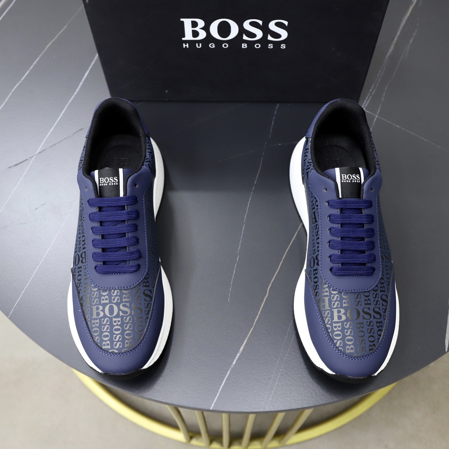 NO:779677,♂♂♂ Brand BOSS Standard code 38-44 (45 customized) The same grade as the official website. Materials: original leather splicing. Comfortable and breathable lining. Original wear-resistant outsole. Style category: men's fashionable casual shoes, running sneakers, noble luxury brand elements, top luxury, color, actual picture color, sneakers19860909♂♂♂ 品牌BOSS 标准码38-44（45订做） 等级官网同款 材料原厂皮料拼接 舒适透气内里 原厂耐磨大底 款式类别男士时尚休闲鞋 跑步 运动鞋 尊贵奢侈品大牌元素 顶级奢华 颜色实物图片色,,sneakers,Men's shoes