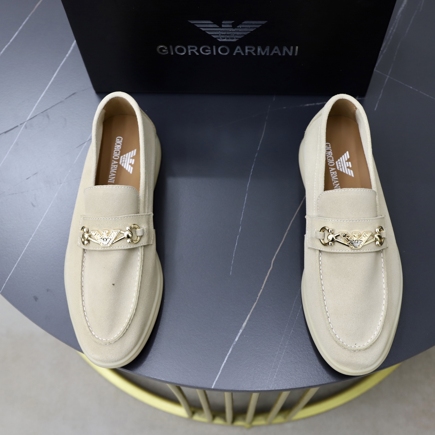 NO:779964,♂♂♂ Brand Armani ARM NI Standard code 38-44 (45 customized) The same grade as the official website. Material original high mercerized cow suede fabric. Comfortable and breathable lining. Lightweight and wear-resistant outsole. Style category: men's fashionable casual shoes. Driving bean shoes. Distinguished luxury brand elements. Top luxury. Color. Actual picture color, armani19860909♂♂♂ 品牌阿玛尼ARM NI 标准码38-44（45订做） 等级官网同款 材料原版高丝光牛反绒面料 舒适透气内里 轻便耐磨大底 款式类别男士时尚休闲鞋 驾车豆豆鞋 尊贵奢侈品大牌元素 顶级奢华 颜色实物图片色,,armani,Men's shoes