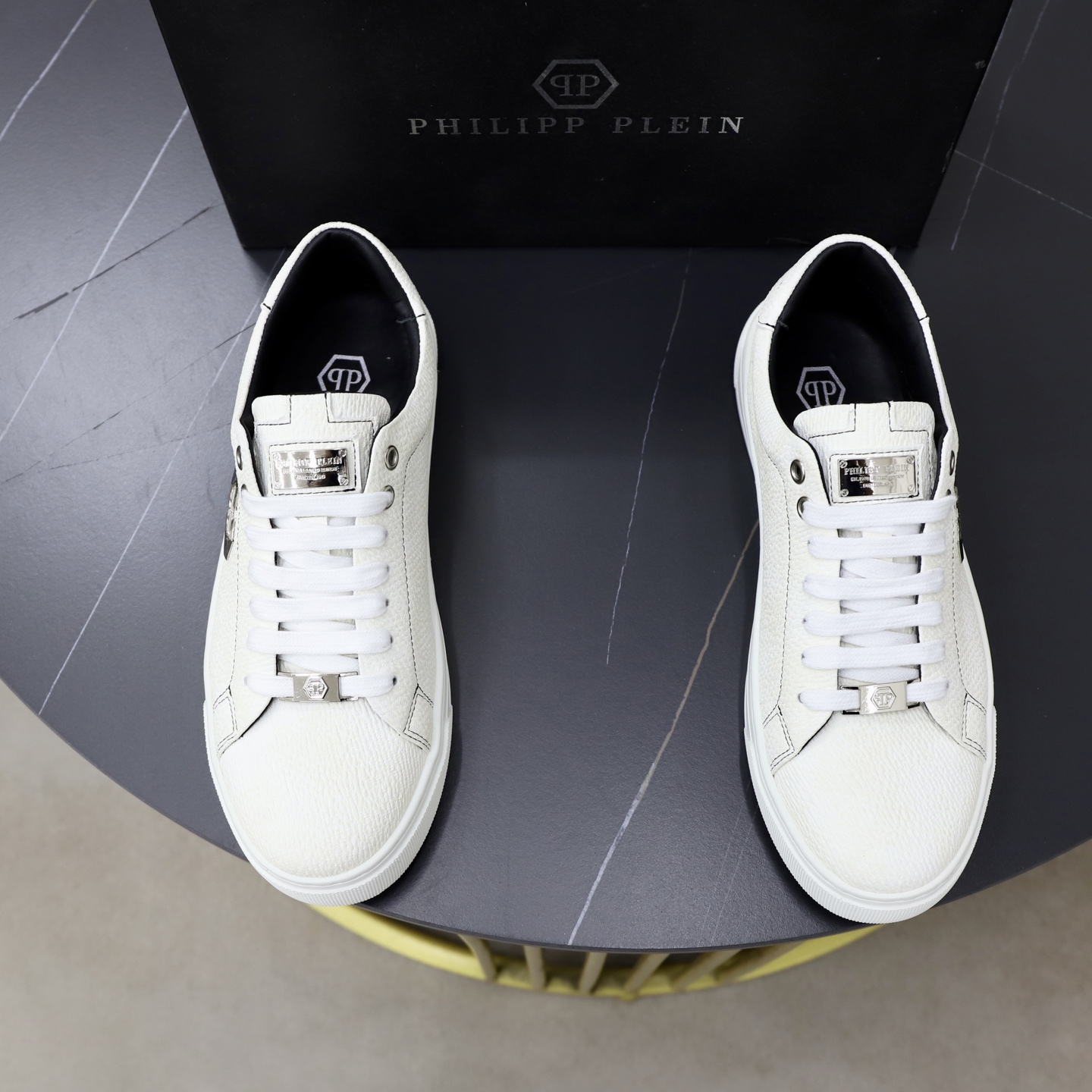 NO:781143,PHILIPP PLEIN-Philip Plein Size 38-44 (customized for 45) Plein men's shoes, if you want good quality products, check it out. The counter has what I like, from the leather to the details, it is a high-quality product!  Please feel the quality of German handmade products with your heart!  Luxury and nobility are a must. They are all made of imported original materials and special hardware decoration, just to create a more comfortable wearing experience. Sheepskin lining, original rubber outsole is a must-have for handsome men, you deserve it!  ,,PHILIPP PLEIN,sheepskin19860909PHILIPP PLEIN-菲利普普来因Size38-44（45定制）普来因男鞋要好货的看过来,专柜啥样我啥样,从皮料到细节,堪称精品！请用心感受德国纯手工制造的品质！奢华尊贵那是必须的,全部采用进口原版材质 专用五金装饰,只为打造更为舒适的穿着体验,羊皮内里,原版橡胶大底型男必备,你值得拥有！,,PHILIPP PLEIN,sheepskin,Men's shoes