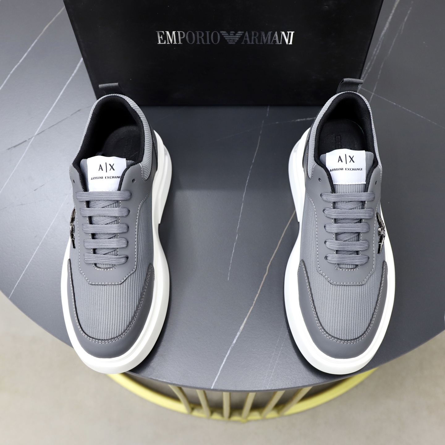 NO:783083,♂♂♂ Brand Armani Standard code 38-44 (45 customized) The same grade as the official website. Materials: original knitted fabric splicing. Comfortable and breathable lining. Original wear-resistant outsole. Style categories: men's fashionable casual shoes, running sneakers, noble luxury brand elements, top luxury, color, actual picture color, armani, sneakers19860909♂♂♂ 品牌阿玛尼 标准码38-44（45订做） 等级官网同款 材料原厂针织面料拼接 舒适透气内里 原厂耐磨大底 款式类别男士时尚休闲鞋 跑步 运动鞋 尊贵奢侈品大牌元素 顶级奢华 颜色实物图片色,,armani,sneakers,Men's shoes