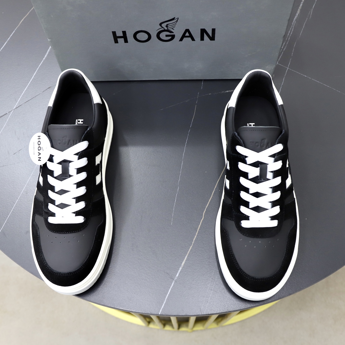 NO:783530,[HOGAN] The latest high-end version of men's shoes, welcome to 1:1 comparison, Hong Kong counter casual shoes, counter quality, support inspection, high-quality workmanship, uppers made of Italian imported calf leather splicing, imported towel lining, original fashionable sports outsole, casual fashion, high-end quality, code number 39-44,,hogan,cowhide19860909【HOGAN 霍根】最新高版本男鞋,欢迎1:1对比,香港专柜休闲鞋,专柜品质,支持验货,优质做工,鞋面采用意大利进口胎牛皮拼接,进口毛巾内里,原版时尚运动大底 ,休闲时尚,高端品质,码数39-44,,hogan,cowhide,Men's shoes