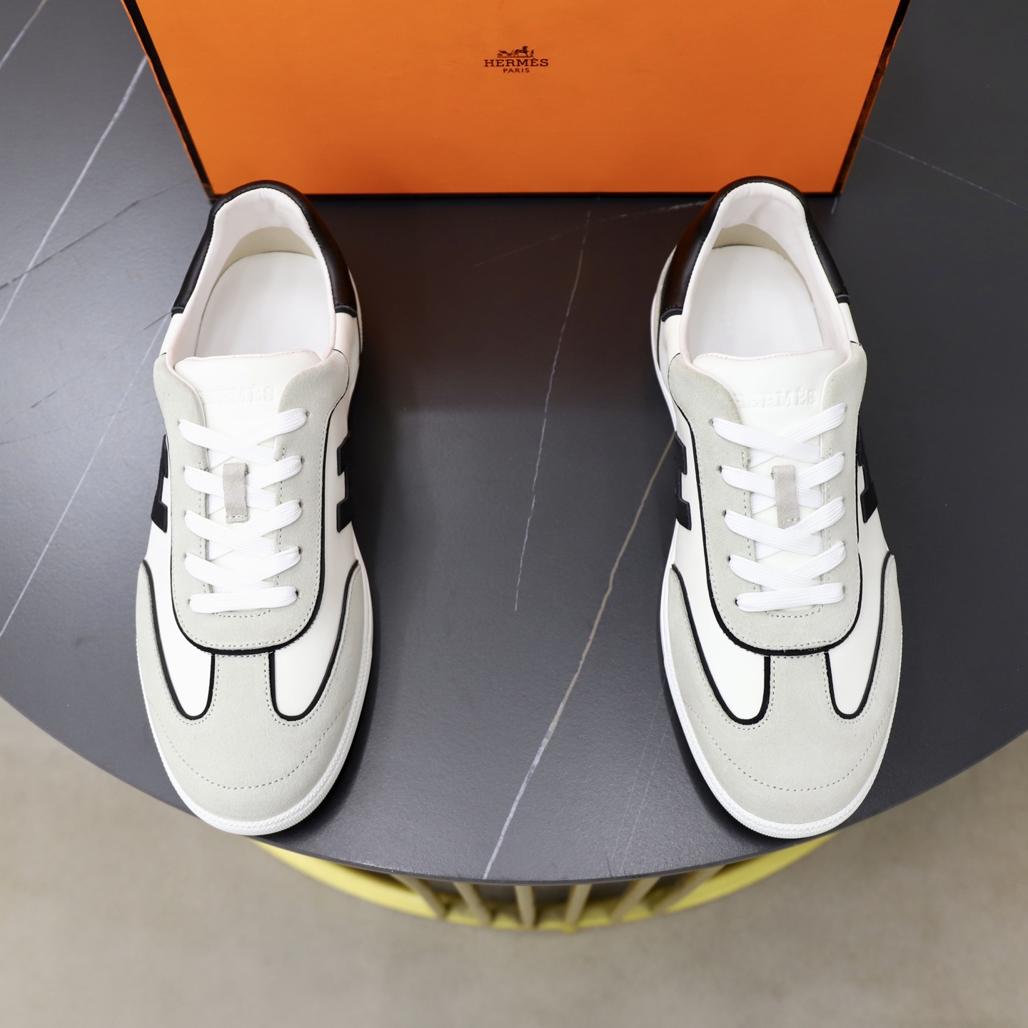 NO:783538,[Hermès] (cowhide lining) popular counter original item!  The world's top brand...Luxury quality...//Fashion High-end upper-foot...gives you a low-key and luxurious comfort experience. The upper is made of pure first-layer cowhide imported from Italy...sweat-absorbent cowhide lining...comfortable and breathable, high-end and classy...luxury and noble!!  ..Original factory shipment [Hug] stall..Original plate.Code number: 39-46(45.46 customized),,hermes,cowhide19860909【爱马仕】（牛皮内里）爆款专柜原单货！世界顶级品牌..奢华品质....//时尚 上脚高档次 ..给你低调奢华的舒适体验.鞋面采用纯意大利进口原板头层牛皮..吸汗牛皮内里..,舒适透气,高端大气上档次..奢华尊贵! ！..代工厂出货 [拥抱]档口..原板.码数:39-46(45.46定制),,hermes,cowhide,Men's shoes