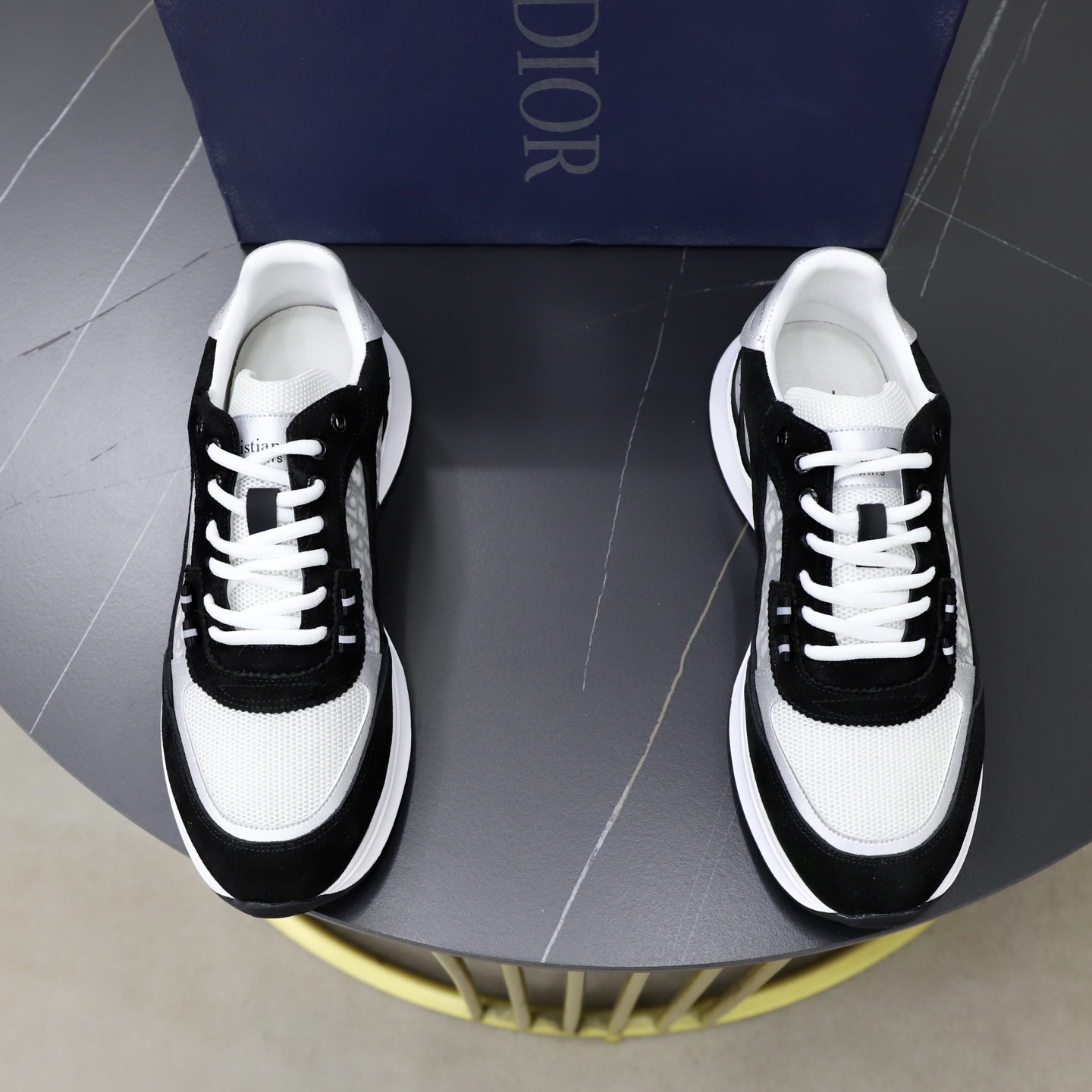 NO:830002,♂♂♂ Brand Dior Standard code 38-44 (45 customized) The same grade as the official website Materials Original knitted fabric splicing Comfortable and breathable lining Original wear-resistant outsole Style Category Men's fashionable casual shoes Running sneakers Distinguished luxury brand elements Top luxury Colors Actual picture color, dior, sneakers19860909♂♂♂ 品牌迪奥 标准码38-44（45订做） 等级官网同款 材料原厂针织面料拼接 舒适透气内里 原厂耐磨大底 款式类别男士时尚休闲鞋 跑步 运动鞋 尊贵奢侈品大牌元素 顶级奢华 颜色实物图片色,,dior,sneakers,Men's shoes
