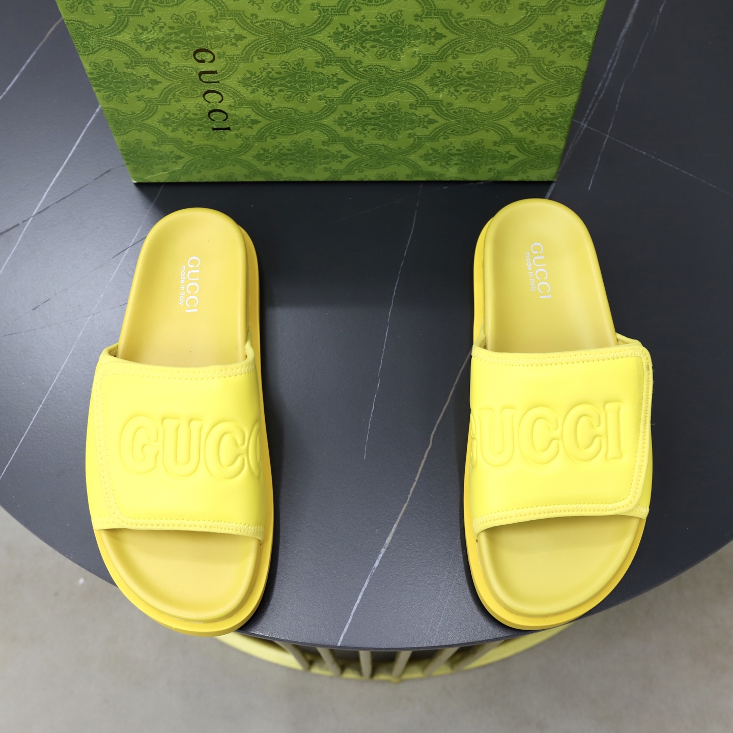 NO:830530,Gucci GUCCI38-45 high-end boutique luxury slippers, 1:1 high-end quality, casual and sunny, loose and comfortable, the highest version of high-quality boutique, a must-have in summer!  ,,gucci,slippers19860909古奇GUCCI38-45 高端精品 奢品拖鞋,1:1高端品质,休闲阳光宽松舒适型,最高版本高品质精品,经夏季必入哦！,,gucci,slippers,Men's shoes