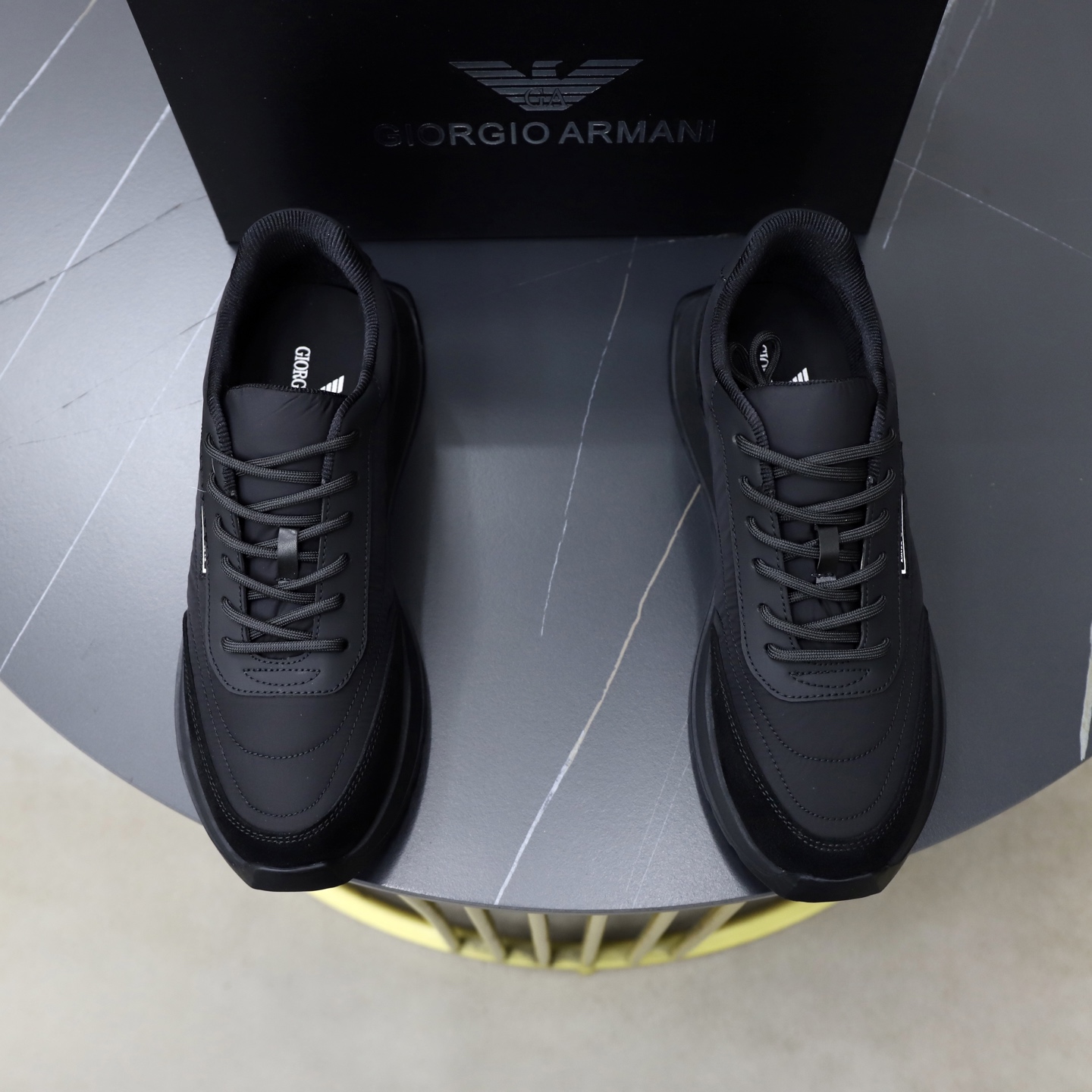NO:831369,♂♂♂ Brand Armani Standard code 38-44 (customized at 45) The same grade as the official website Materials Original knitted fabric spliced ​​cowhide Comfortable and breathable lining Original wear-resistant outsole Style Category Men's fashionable casual shoes Running sneakers Distinguished luxury brand elements Top luxury Colors Actual picture color, armani, sneakers, cowhide19860909♂♂♂ 品牌阿玛尼 标准码38-44（45订做） 等级官网同款 材料原厂针织面料拼接牛皮 舒适透气内里 原厂耐磨大底 款式类别男士时尚休闲鞋 跑步 运动鞋 尊贵奢侈品大牌元素 顶级奢华 颜色实物图片色,,armani,sneakers,cowhide,Men's shoes