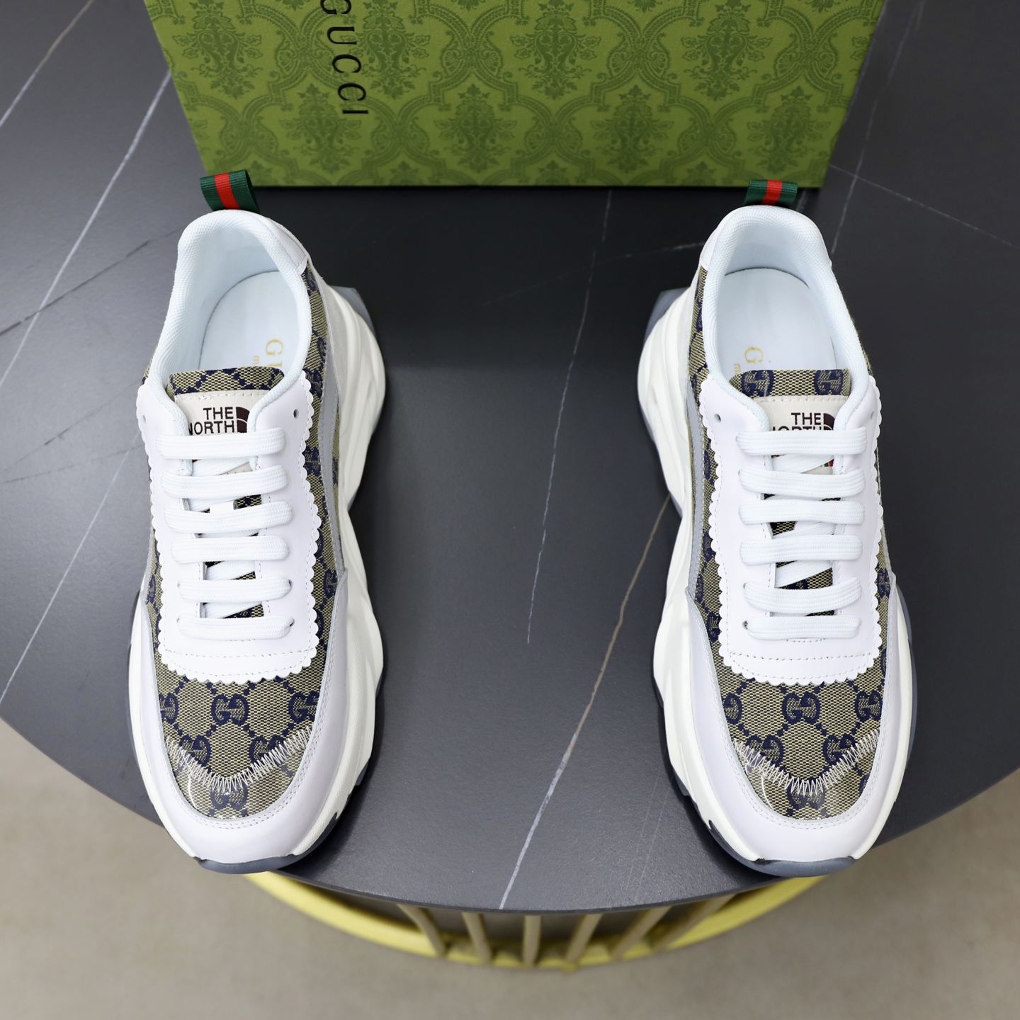 NO:831377,♂♂♂ Brand GUCCI Standard code 38-44 (customized at 45) The same grade as the official website. Original material splicing. Comfortable and breathable lining. Lightweight and wear-resistant sports outsole. Style category: men's fashionable casual shoes, running sneakers, noble luxury brand elements, top luxury, color, actual picture color, gucci, sneakers19860909♂♂♂ 品牌古奇GUCCI 标准码38-44（45订做） 等级官网同款 材料原版材料拼接 舒适透气内里 轻便耐磨运动大底 款式类别男士时尚休闲鞋 跑步 运动鞋 尊贵奢侈品大牌元素 顶级奢华 颜色实物图片色,,gucci,sneakers,Men's shoes