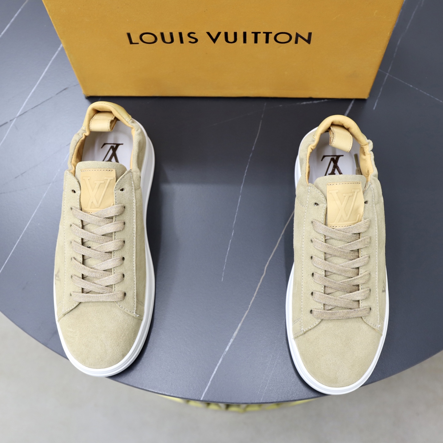 NO:831409,♂♂♂ Brand [LOUIS VUITTON] LV. Louis Vuitton Material Original factory cowhide surface Original plate outsole Comfortable pigskin lining Style type casual sports sneakers Level counter quality Top original order Color actual picture color Code number 38–44 (45 customized),, louis vuitton, louis vuitton, louis vuitton, cowhide19860909♂♂♂ 品牌【LOUIS VUITTON】LV.路易威登 材质 原工厂牛皮面 原板大底 舒适猪皮内里 款式类型休闲运动 板鞋 等级专柜品质 顶级原单 颜色实物图片色 码数38–44（45定制）,,louis vuitton,louis vuitton,louis vuitton,cowhide,Men's shoes