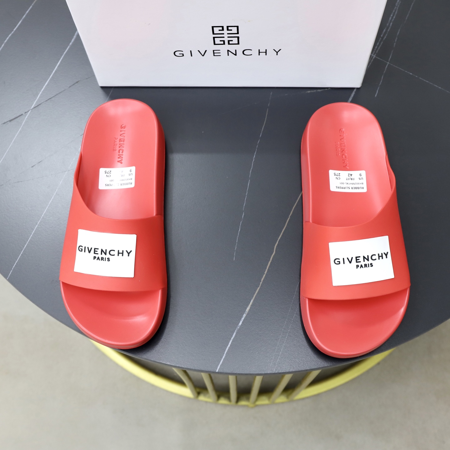 NO:832455,♂♂♂Ready supply Brand Givenchy Standard code 38-46 Grade the same as the official website Material original material design Original lightweight, soft and wear-resistant combination outsole Style category Men's fashion sandals Distinguished luxury big-name elements Top luxury Color actual picture color,,givenchy,slippers19860909♂♂♂现货供应 品牌纪梵希 标准码38-46 等级官网同款 材料原厂材质设计 原版轻便柔软耐磨组合大底 款式类别男士时尚凉拖鞋 尊贵奢侈品大牌元素 顶级奢华 颜色实物图片色,,givenchy,slippers,Men's shoes