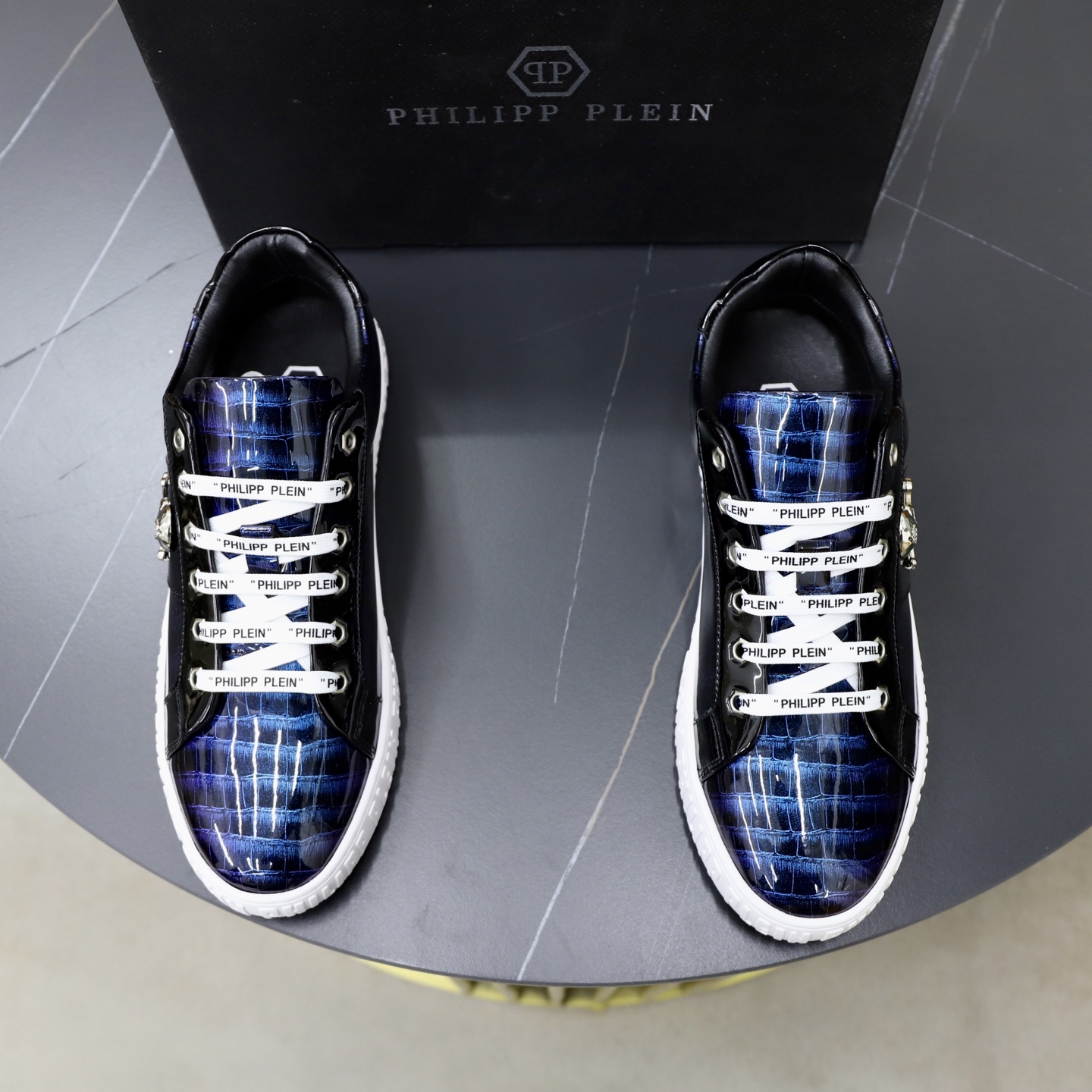 NO:834411,PHILIPP PLEIN-Philip Plein Size 38-44 (customized for 45) Plein men's shoes, if you want good quality products, check it out. The counter has what I like, from the leather to the details, it is a high-quality product!  Please feel the quality of German handmade products with your heart!  Luxury and nobility are a must. They are all made of imported original materials and special hardware decoration, just to create a more comfortable wearing experience. Sheepskin lining, original rubber outsole is a must-have for handsome men, you deserve it!  ,,PHILIPP PLEIN,sheepskin19860909PHILIPP PLEIN-菲利普普来因Size38-44（45定制）普来因男鞋要好货的看过来,专柜啥样我啥样,从皮料到细节,堪称精品！请用心感受德国纯手工制造的品质！奢华尊贵那是必须的,全部采用进口原版材质 专用五金装饰,只为打造更为舒适的穿着体验,羊皮内里,原版橡胶大底型男必备,你值得拥有！,,PHILIPP PLEIN,sheepskin,Men's shoes