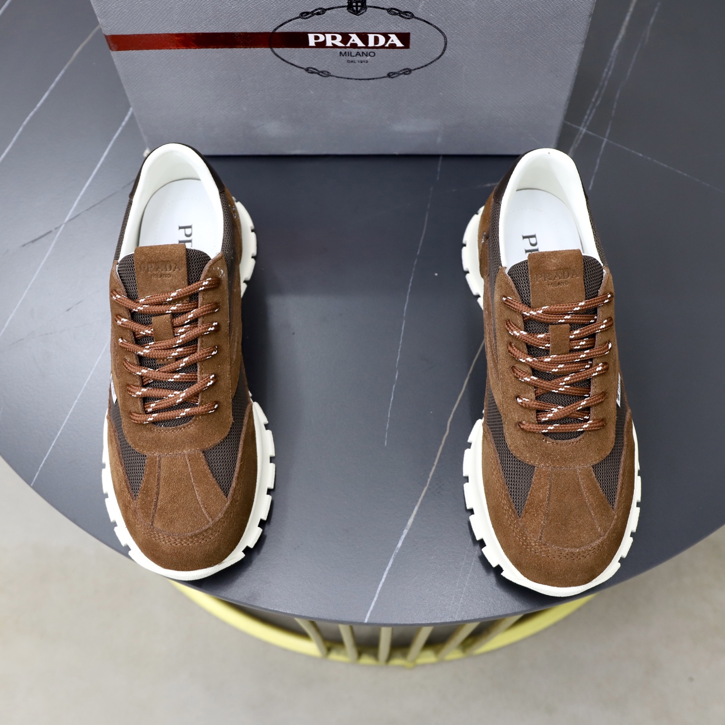 NO:850291,♂♂♂ Brand PRADA Standard code 38–44 (45 can be customized) The same grade as the official website Material original cowhide fabric Comfortable cowhide lining Lightweight wear-resistant outsole Style category Men's fashionable casual shoes Running sneakers Distinguished luxury brand elements Top luxury Colors Actual picture color, prada, prada, sneakers, cowhide19860909♂♂♂ 品牌普拉达PRADA 标准码38–44（45可订做） 等级官网同款 材料原版牛皮面料 舒适牛皮内里 轻便耐磨大底 款式类别男士时尚休闲鞋 跑步 运动鞋 尊贵奢侈品大牌元素 顶级奢华 颜色实物图片色,,prada,prada,sneakers,cowhide,Men's shoes