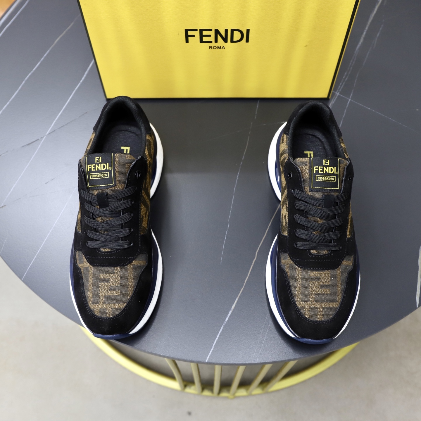 NO:851561,♂♂♂ Brand Fendi Standard code 38-44 (45 customized) The same grade as the official website Materials Original knitted fabric splicing Comfortable and breathable lining Original wear-resistant outsole Style Category Men's fashionable casual shoes Running sneakers Distinguished luxury brand elements Top luxury Colors Actual picture color, fendi, sneakers19860909♂♂♂ 品牌芬迪 标准码38-44（45订做） 等级官网同款 材料原厂针织面料拼接 舒适透气内里 原厂耐磨大底 款式类别男士时尚休闲鞋 跑步 运动鞋 尊贵奢侈品大牌元素 顶级奢华 颜色实物图片色,,fendi,sneakers,Men's shoes