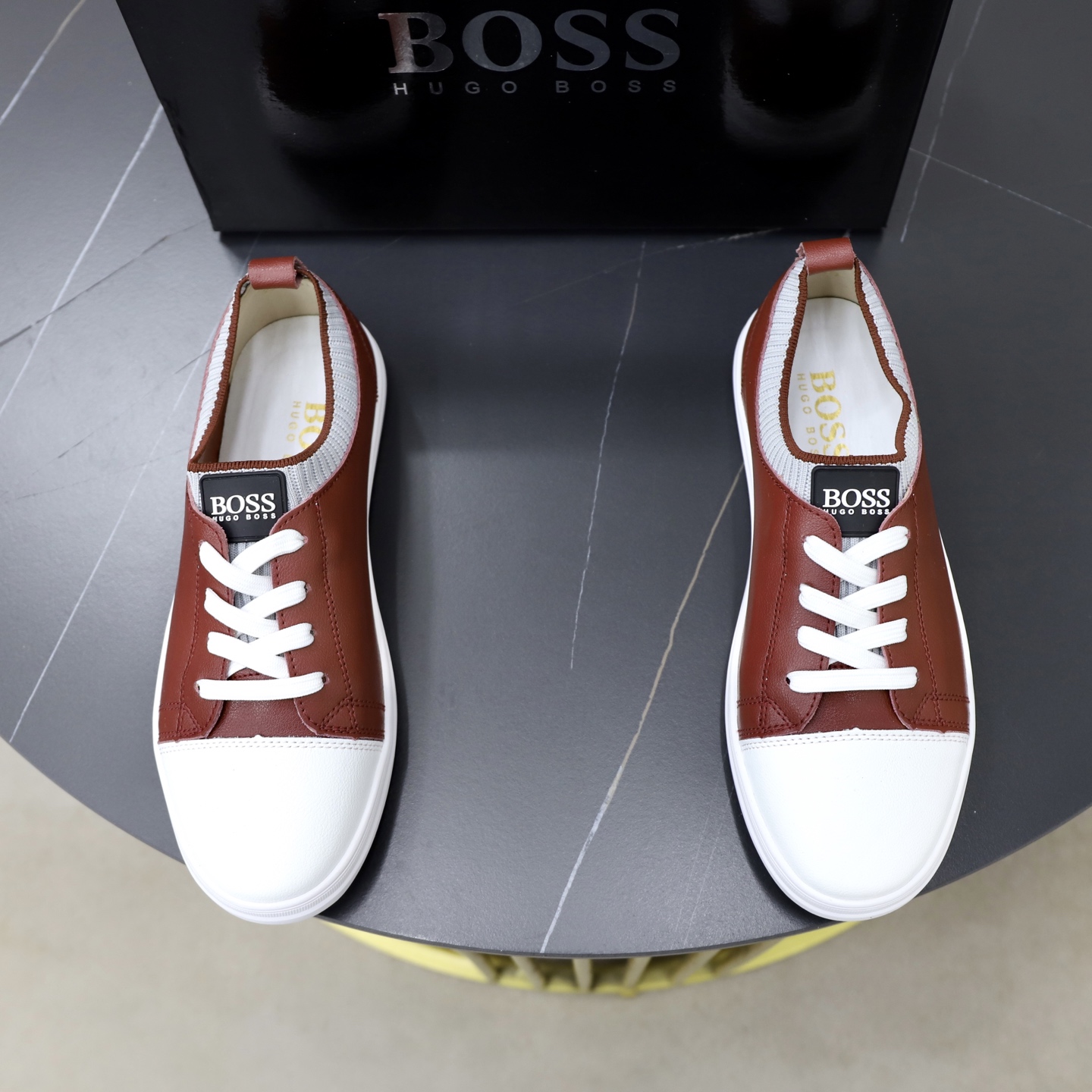 NO:854082,♂♂♂ Brand boss Standard code 38-44 (45 customized) The same level as the official website. Materials: original knitted fabric splicing. Comfortable and breathable lining. Original wear-resistant outsole. Style categories: men's fashionable casual shoes, running sneakers, noble luxury brand elements, top luxury, color, actual picture color, sneakers19860909♂♂♂ 品牌boss 标准码38-44（45订做） 等级官网同款 材料原厂针织面料拼接 舒适透气内里 原厂耐磨大底 款式类别男士时尚休闲鞋 跑步 运动鞋 尊贵奢侈品大牌元素 顶级奢华 颜色实物图片色,,sneakers,Men's shoes