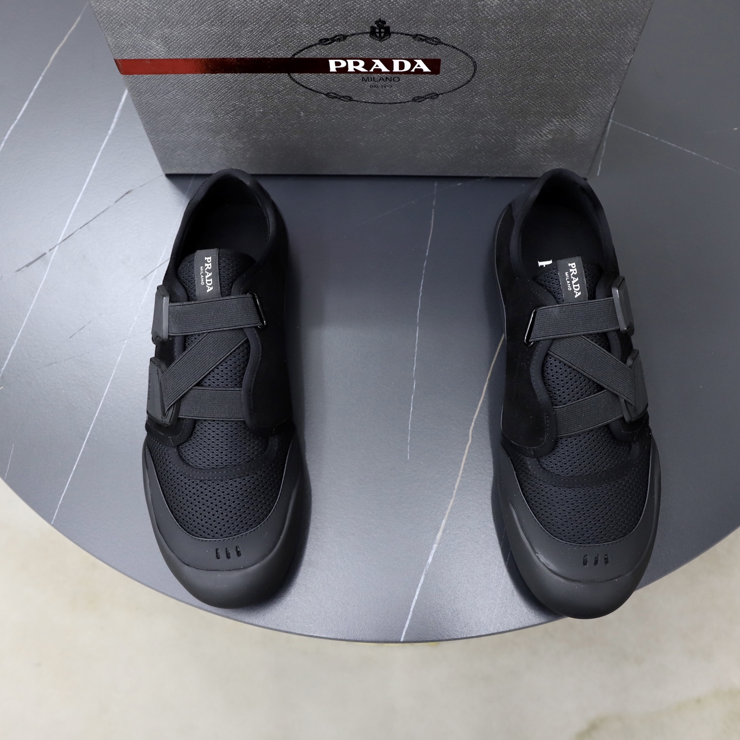 NO:885678,Top original brand PRADA (Prada) Standard men's size 38/44 (45 can be customized) Same grade as the official website Material original cowhide surface splicing Cowhide lining Original wear-resistant soft outsole Style category Casual sports shoes Young fashion European and American trends British style Color Actual picture color, prada, prada, sneakers, cowhide19860909顶级原单 品牌PRADA（普拉达） 标准码男码38/44（45可以定做） 等级官网同款 材料原版牛皮面拼接 牛皮内里 原版耐磨柔软大底 款式类别休闲运动鞋 年轻时尚 欧美潮流 英伦风格 颜色实物图片色,,prada,prada,sneakers,cowhide,Men's shoes