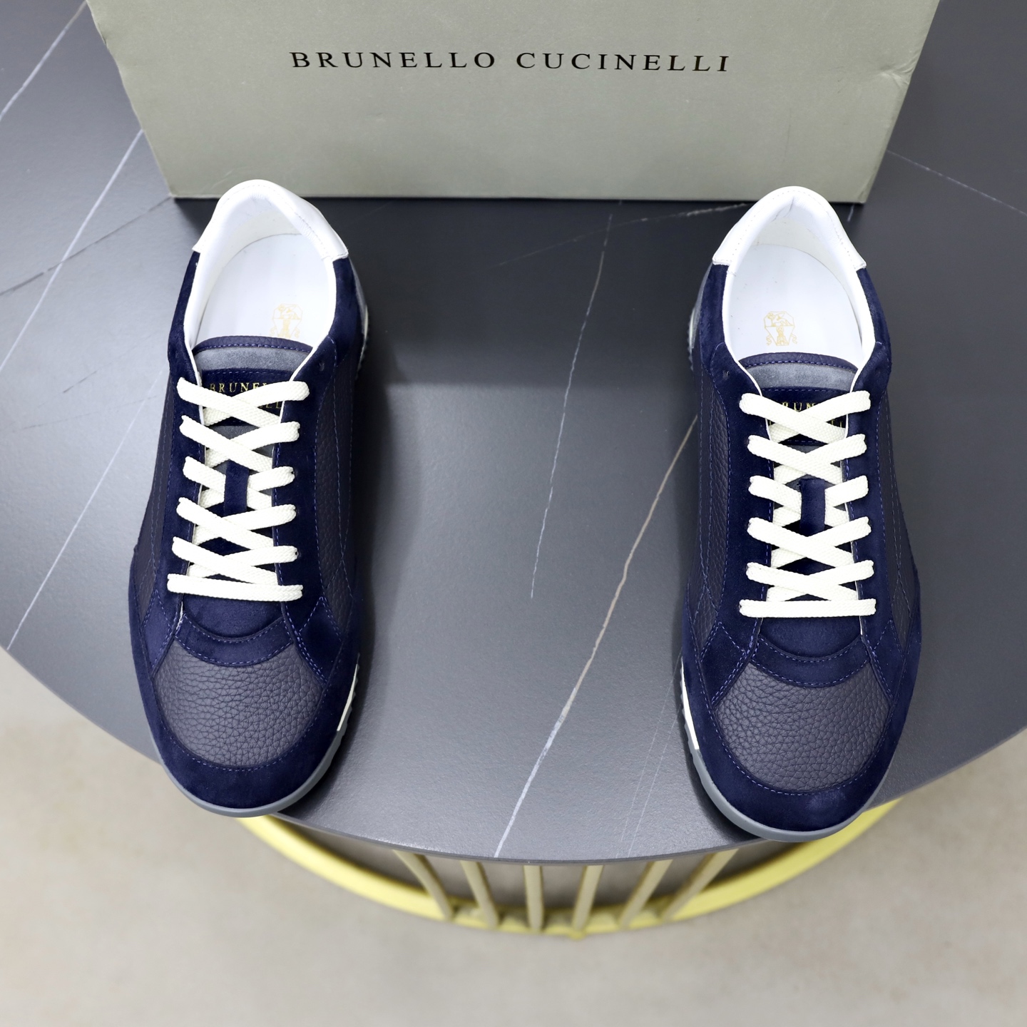 NO:886639,[Brunello Cucinelli] Brunello Cucinelli - High-end quality original single casual sports shoes - Upper imported nappa calfskin, pebbled calfskin, suede calfskin, tongue. Heel. Silk-printed brand logo totem - Lining water-dyed cowhide - Outsole ultra-light TPR rubber; two-color molded outsole - Ultra-high quality control, fine workmanship highlighted (high-end, luxury, grade) -Size  39-44 (38,45, can be customized),, brunello cucinelli, sneakers, cowhide19860909【 Brunello Cucinelli】布鲁内洛·库奇内利 -高端品质 原单·休闲运动鞋 -鞋面进口纳帕小牛皮、荔纹小牛皮、反绒小牛皮、鞋舌.后跟.丝印品牌logo图腾 -内里水染牛皮 -大底超轻TPR·橡胶；双色成型大底 -超高品控·做工精细凸显(高端·贵气·档次) -Size 39-44（38,45,可订做),,brunello cucinelli,sneakers,cowhide,Men's shoes