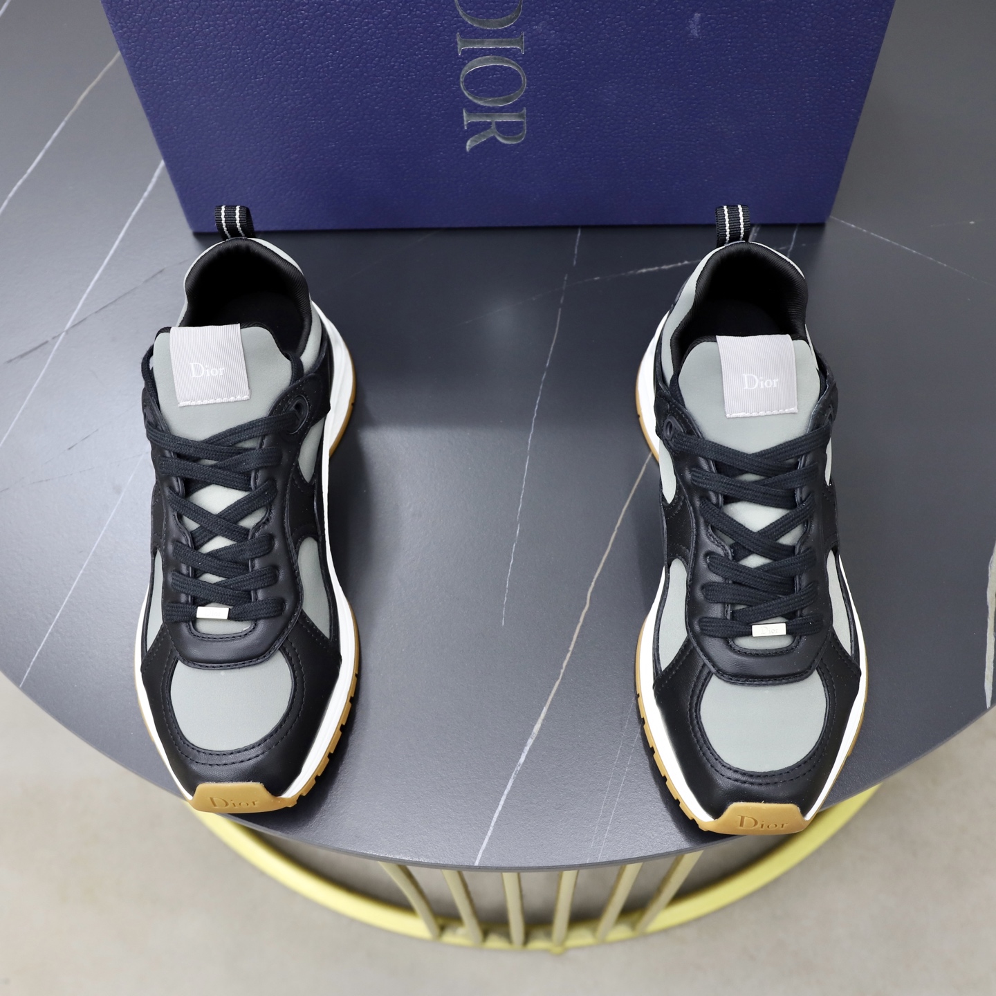 NO:887148,[Dior] Dior - high-end quality original casual sports shoes - original nappa calfskin upper, brand high-elastic fabric, shoe body, silk-screened brand logo, tongue, sewn brand logo cloth label, heel. Brand webbing - lining elastic cloth - original ultra-light TPU foam rubber; two-color molded outsole - ultra-high quality control, fine workmanship highlighted (high-end, luxury, grade) -Size  39-44 (38, 45, can be customized)·DR0122,,dior,dior,sneakers,cowhide19860909【 Dior】迪奥 -高端品质 原单·休闲运动鞋 -鞋面原版纳帕小牛皮、品牌高弹力布匹、鞋身.丝印品牌logo、鞋舌.车缝品牌logo布标、后跟.品牌织带 -内里弹力布匹 -原版超轻TPU发泡·橡胶；双色成型大底 -超高品控·做工精细凸显(高端·贵气·档次) -Size 39-44（38、45,可订做)·DR0122,,dior,dior,sneakers,cowhide,Men's shoes