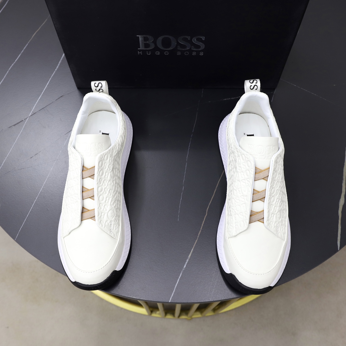 NO:887699,♂♂♂ Brand boss Standard code 38-44 (customized at 45) Same grade as the official website Material original material splicing Comfortable and breathable sheepskin lining Lightweight and wear-resistant sports outsole Style category Men's fashionable casual shoes Running sneakers Distinguished luxury brand elements Top luxury Colors in real pictures, sneakers, sheepskin19860909♂♂♂ 品牌boss 标准码38-44（45订做） 等级官网同款 材料原版材料拼接 舒适透气羊皮内里 轻便耐磨运动大底 款式类别男士时尚休闲鞋 跑步 运动鞋 尊贵奢侈品大牌元素 顶级奢华 颜色实物图片色,,sneakers,sheepskin,Men's shoes