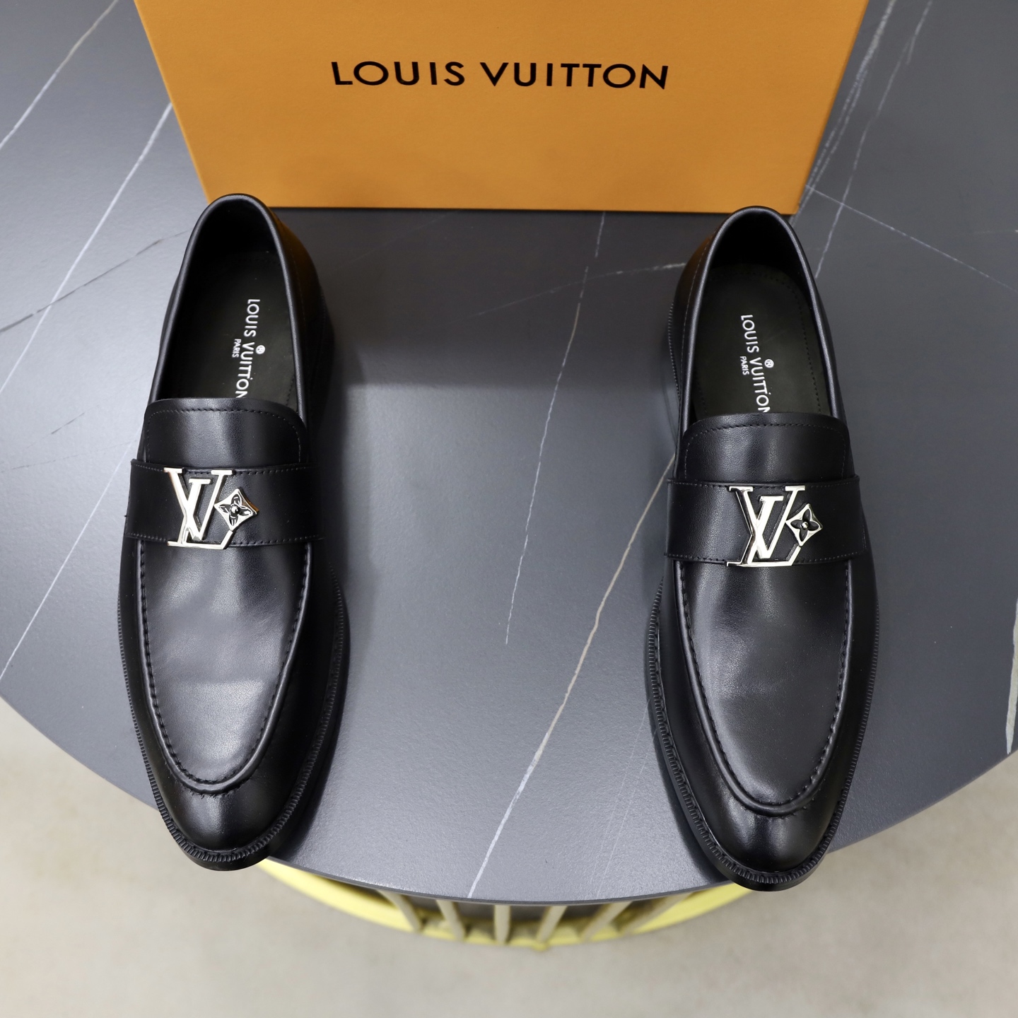 NO:888614,:♂♂♂Niuli Brand LV Louis Vuitton Size 39-44 (38, 45, 46 can be customized) Level Counter classic material Original soft cowhide upper Comfortable cowhide lining Original lightweight outsole Style category Formal business casual Driving leather shoes Color Actual picture color,,louis vuitton,louis vuitton,cowhide19860909:♂♂♂牛里 品牌LV路易威登 尺码39-44（38、45、46可定制） 等级 专柜经典款 材料 原版软牛皮鞋面 舒适牛皮内里 原版轻便大底 款式类别正装商务休闲 驾车皮鞋 颜色实物图片色,,louis vuitton,louis vuitton,cowhide,Men's shoes
