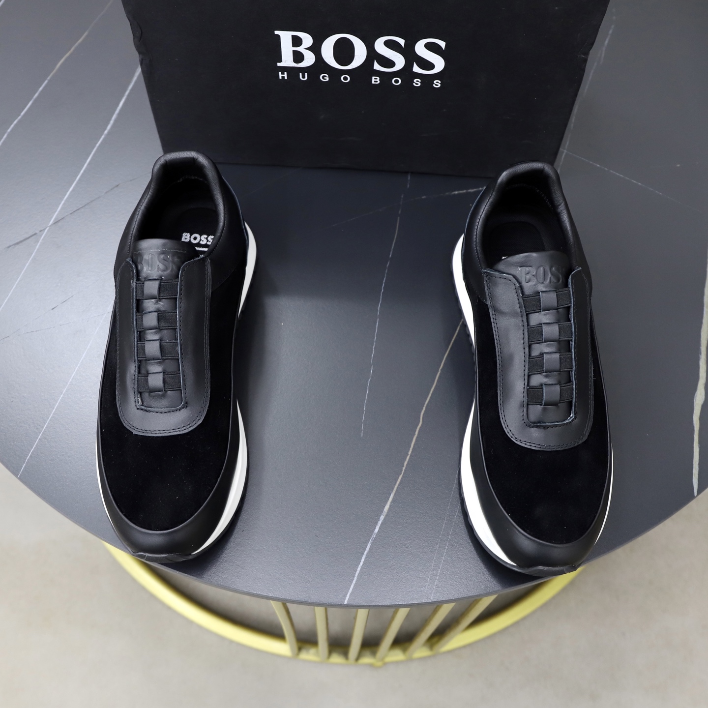 NO:898140,♂♂♂ Brand BOOS Standard code 38-44 (45 customized) The same grade as the official website Material original cowhide stitching Comfortable and breathable genuine leather lining Lightweight and wear-resistant outsole Style category Men's fashionable casual shoes Running sneakers Distinguished luxury brand elements Top luxury Colors in real pictures, sneakers, cowhide19860909♂♂♂ 品牌BOOS 标准码38-44（45定制） 等级官网同款 材料原版牛皮拼接 舒适透气真皮内里 轻便耐磨大底 款式类别男士时尚休闲鞋 跑步 运动鞋 尊贵奢侈品大牌元素 顶级奢华 颜色实物图片色,,sneakers,cowhide,Men's shoes